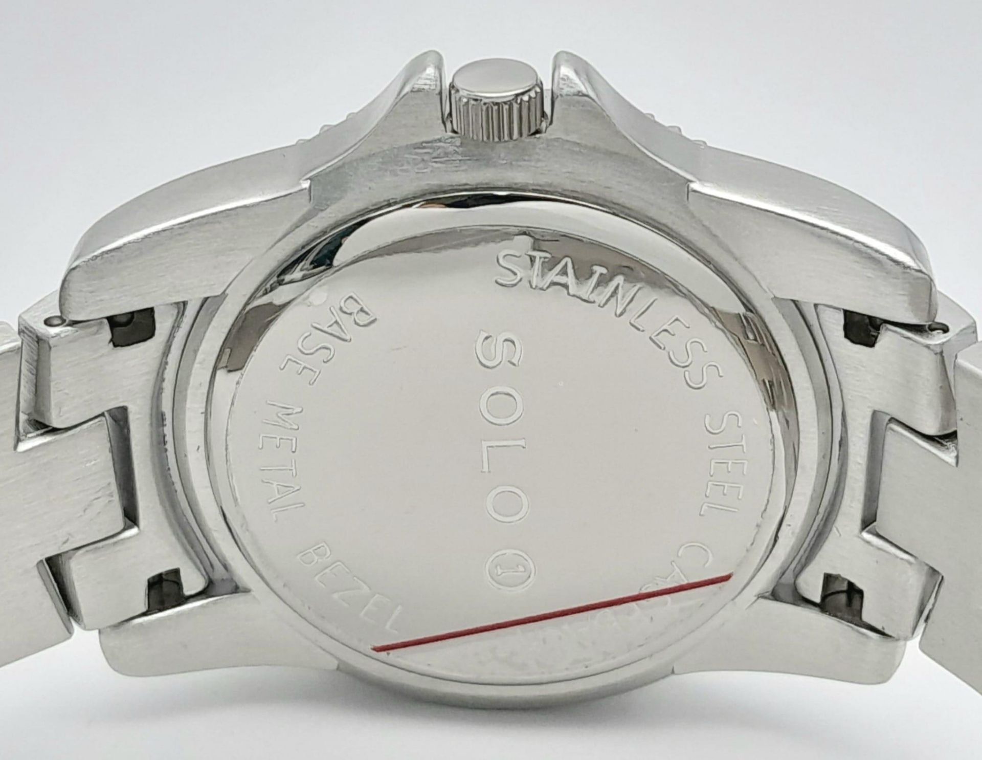 A Men’s Stainless Steel Date Watch by Solo. 42mm Case. New Battery Fitted April 2024. Comes with its - Image 9 of 15