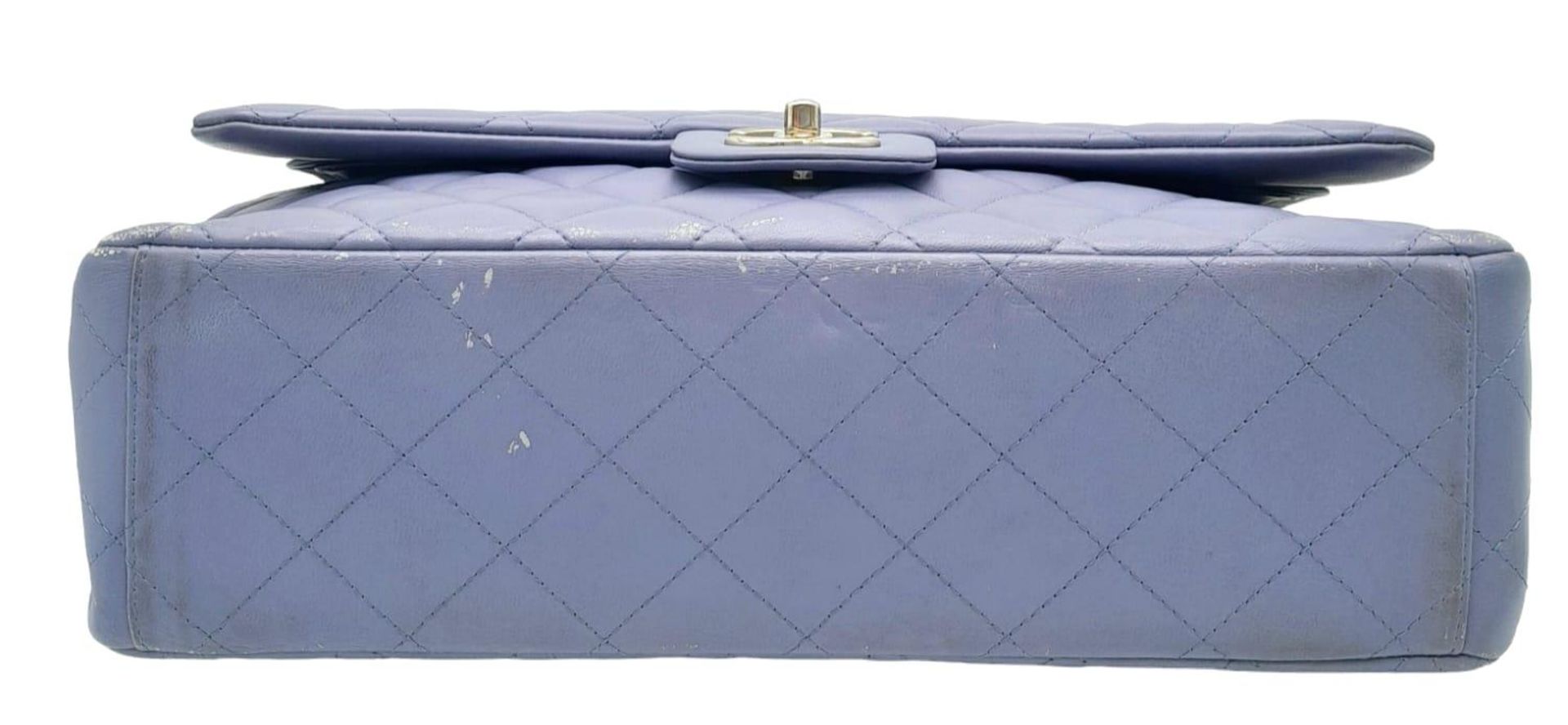 A Chanel Jumbo Double Flap Maxi Bag. Blue quilted caviar leather exterior with a large slip pocket - Image 4 of 14