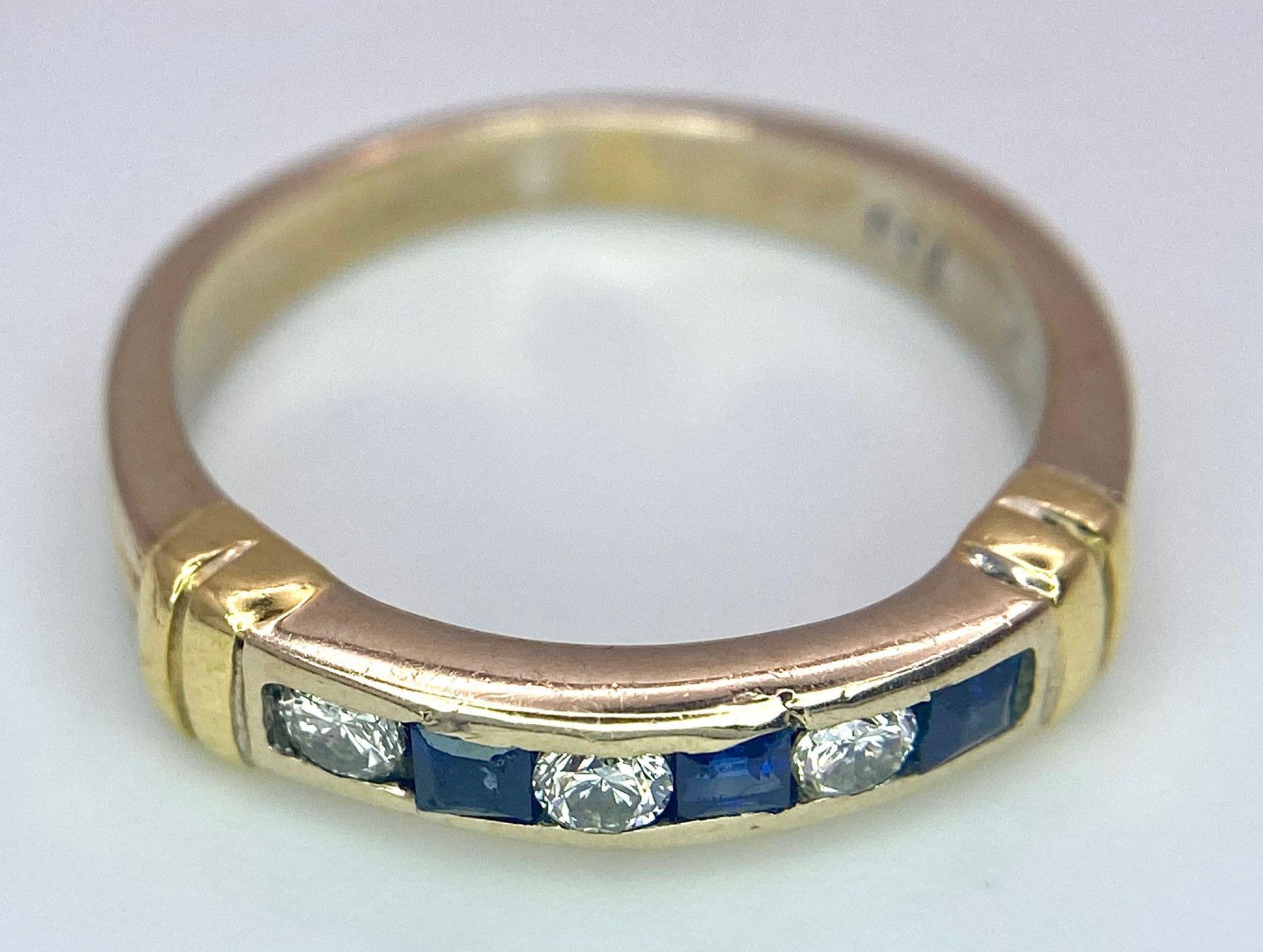 An 18 K yellow gold ring with alternating blue sapphires and diamonds. Size: K, weight: 3.2 g. - Image 9 of 13