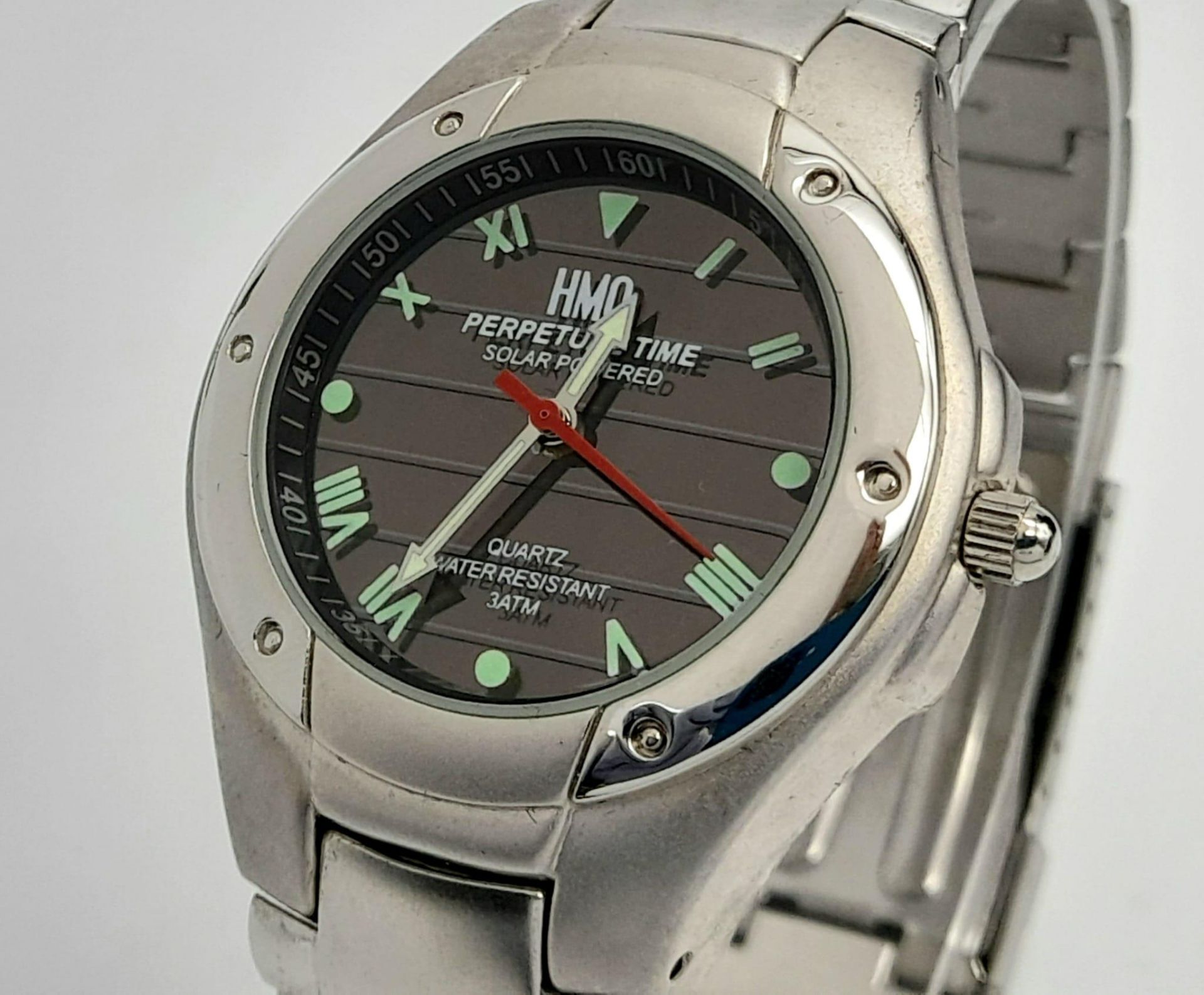 A Men’s Solar Powered Stainless Steel Watch by HMO. 40mm Case. Full Working Order. Comes Boxed. - Bild 2 aus 14