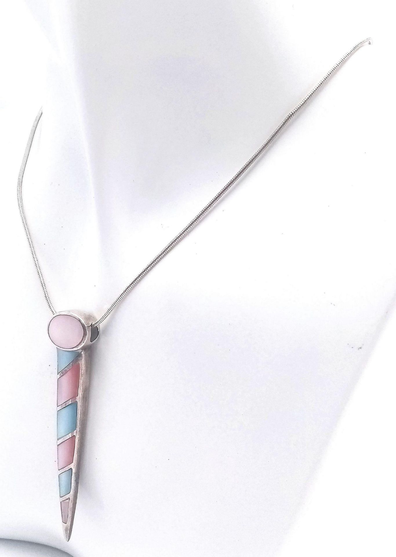 A fancy 925 silver Mother of Pearl inlay pendant on silver chain. Total weight 11G. Total length - Bild 3 aus 9