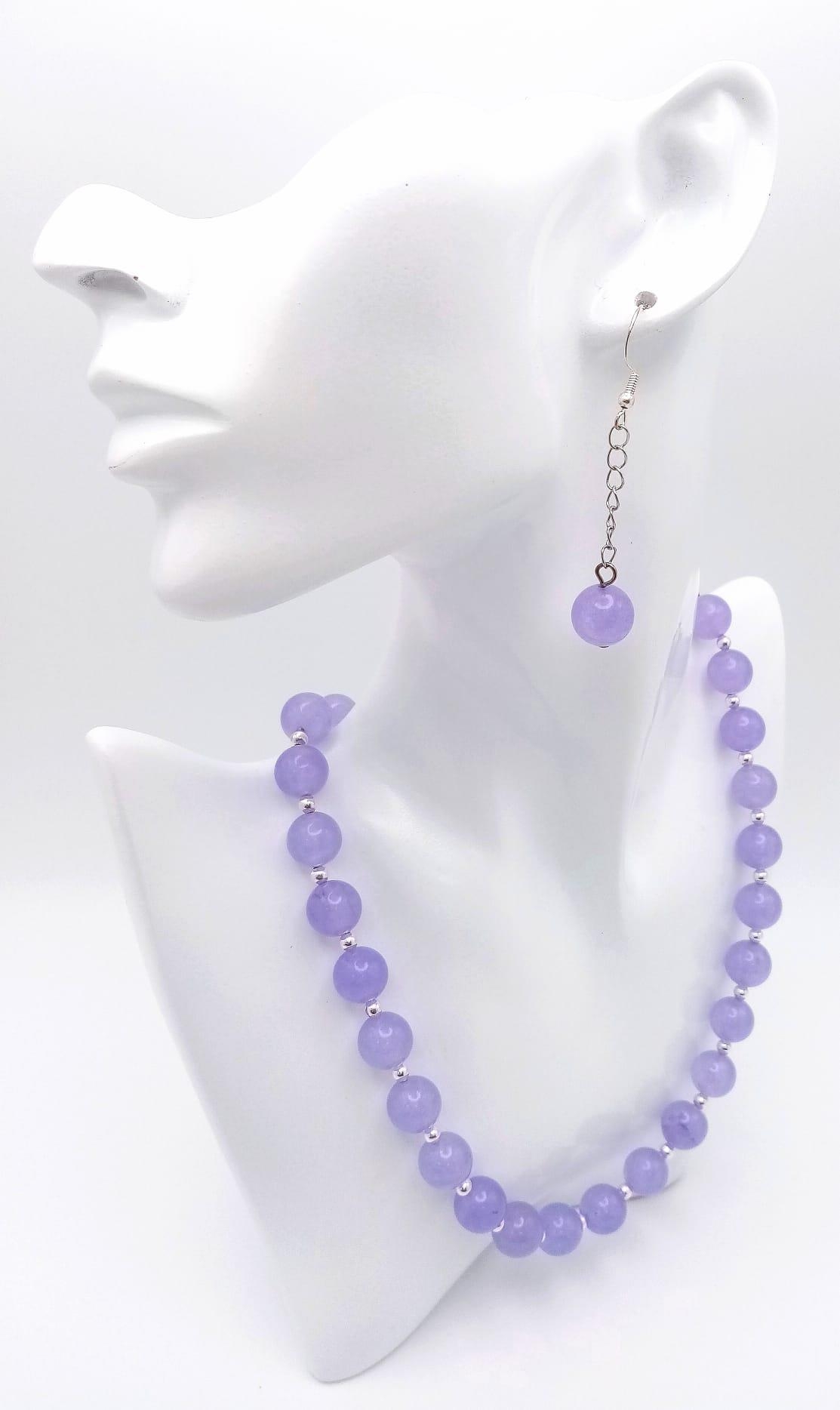 A traditional, Chinese, Lavender Jade, necklace, bracelet and earrings set, in a presentation - Image 6 of 24