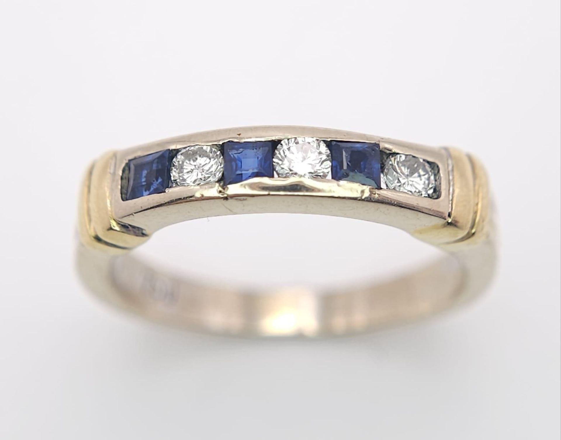 An 18 K yellow gold ring with alternating blue sapphires and diamonds. Size: K, weight: 3.2 g. - Image 3 of 13