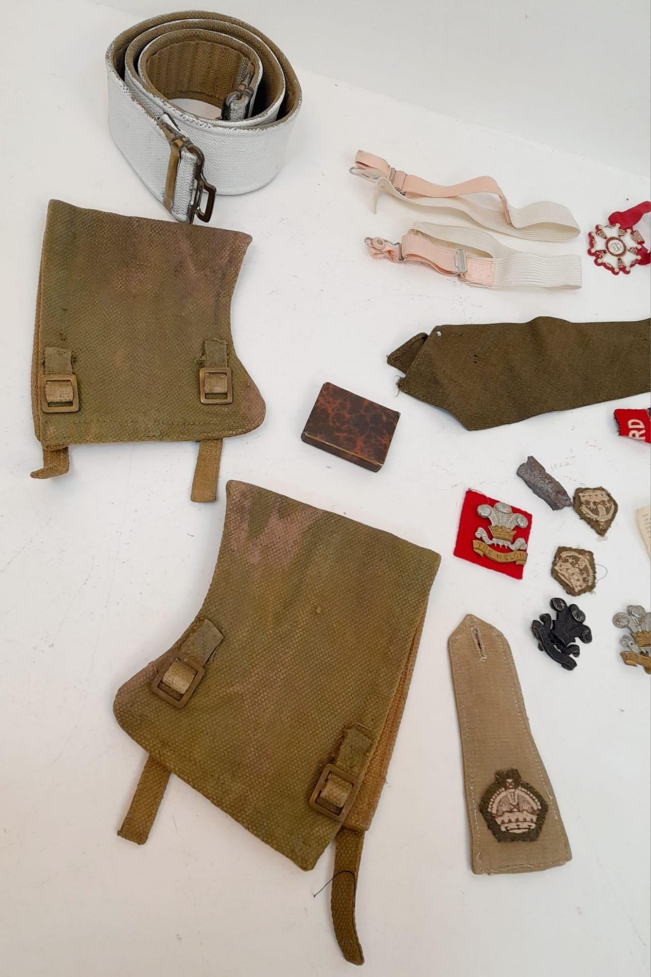 An Assortment of Vintage British Military Belts, Buckles and Badges. - Image 3 of 4