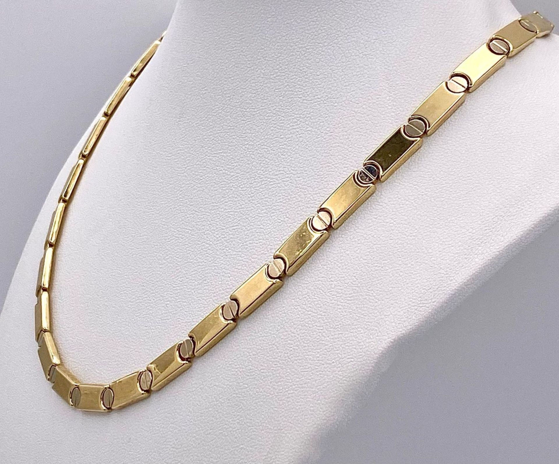 A 14k Yellow Gold Articulated Bar-Link Necklace. Stylish links with screw-esque spacers. 42cm - Image 5 of 12