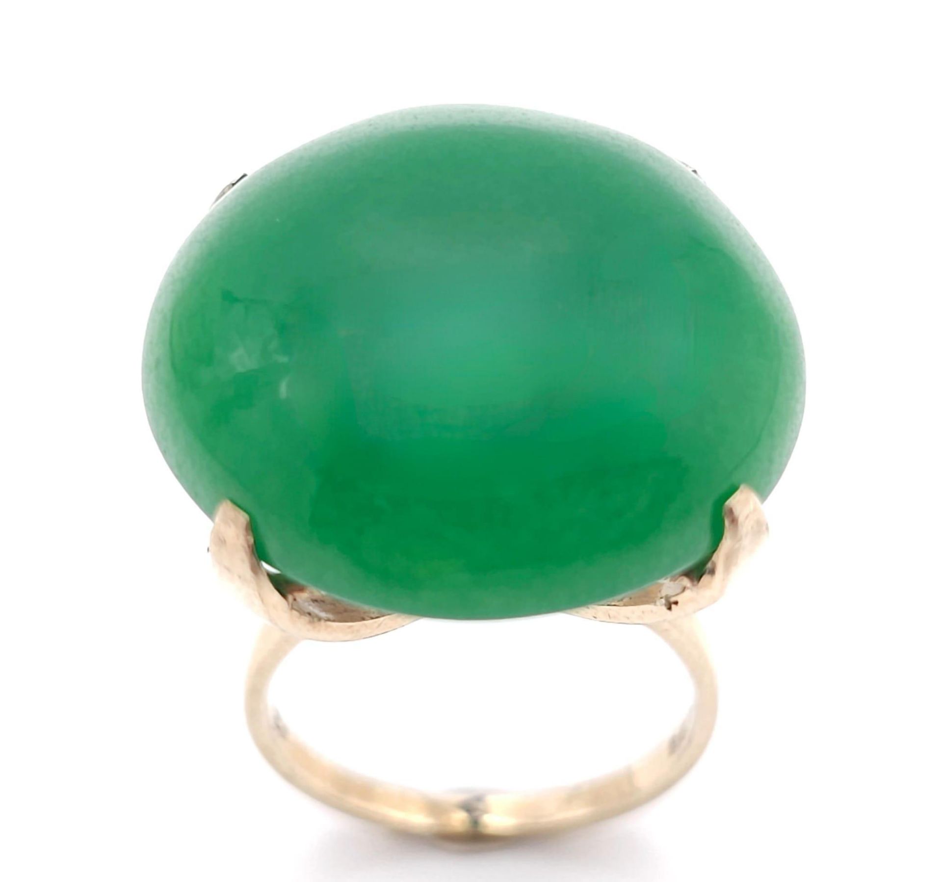 A Vintage 9K Yellow Gold Large Jade Cabochon Ring. Size M. 10.6g - Bild 3 aus 9