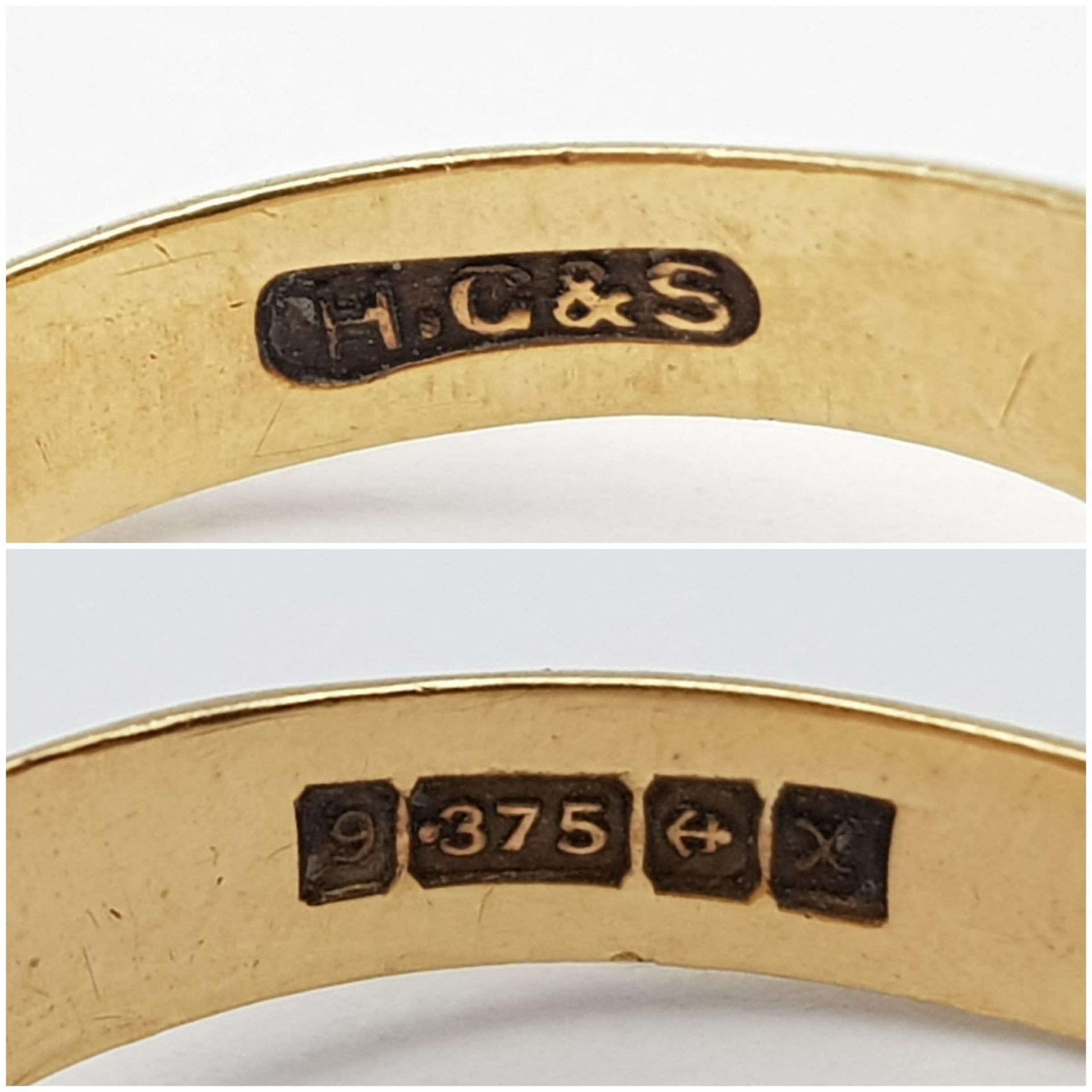 A Vintage 9K Yellow Gold Signet Ring. Full UK hallmarks. Size R. 3.94g weight. - Image 7 of 7