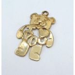 A 9K YELLOW GOLD 'I LOVE YOU' TEDDY BEAR CHARM / PENDANT. 0.5G