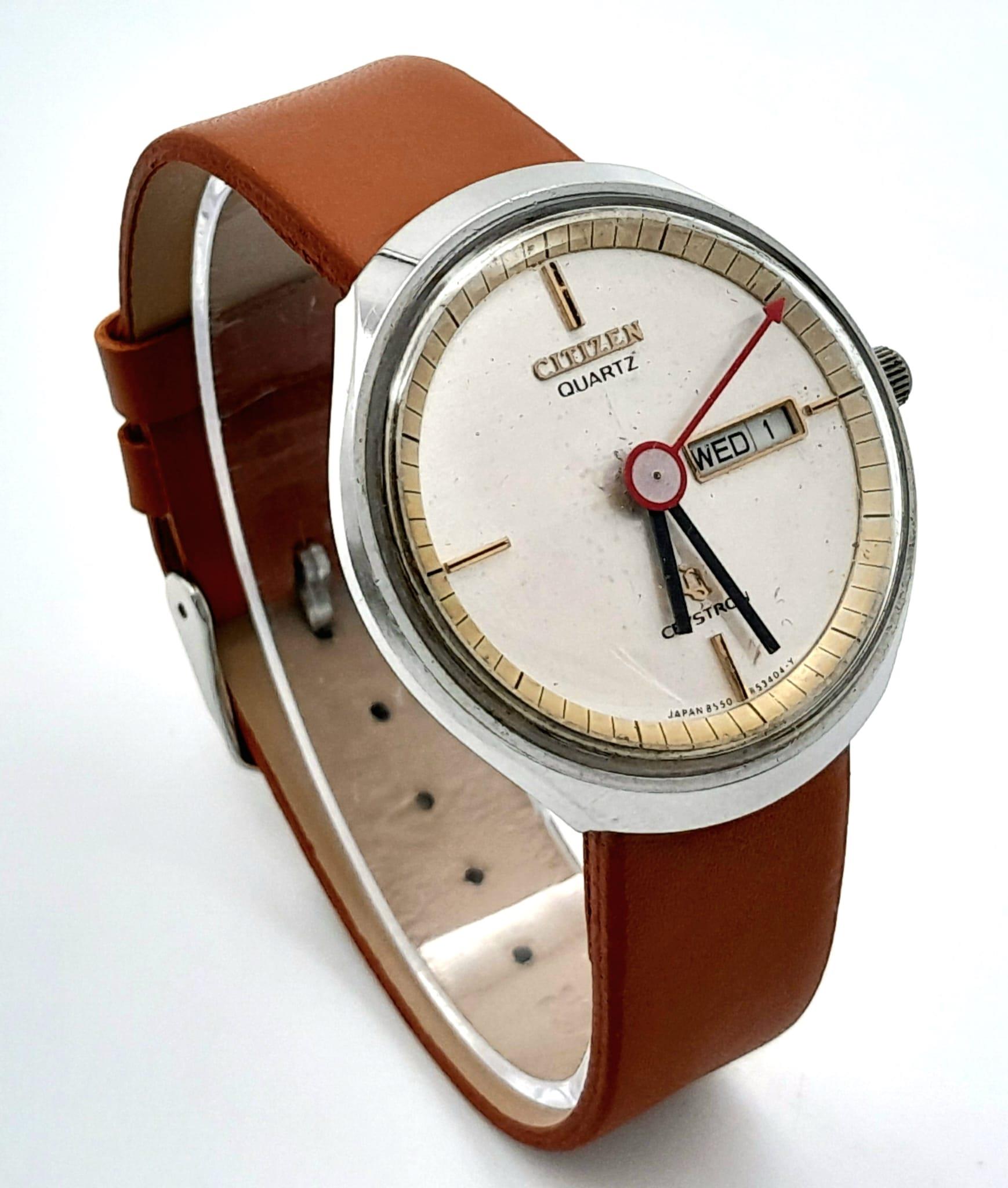 A Vintage Citizen Quartz Gents Watch. Brown leather strap. Stainless steel case - 36mm. Metallic - Image 4 of 7