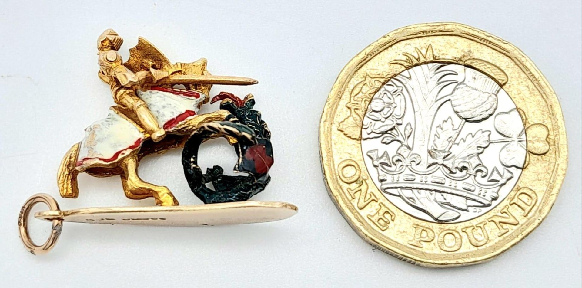 A 9K YELLOW GOLD ENAMELLED ST GEORGE & DRAGON CHARM - AMAZING DETAIL! 4.6G - Image 3 of 4