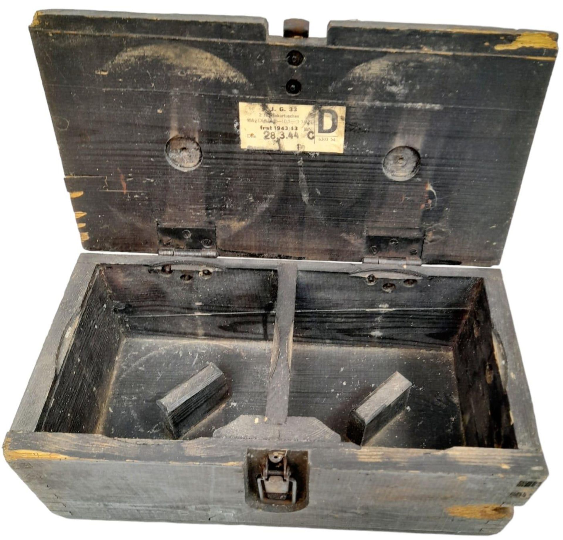 WW2 German 15cm Sig 33 Cartridge Box with original labels, stencils, and internals. - Bild 3 aus 15