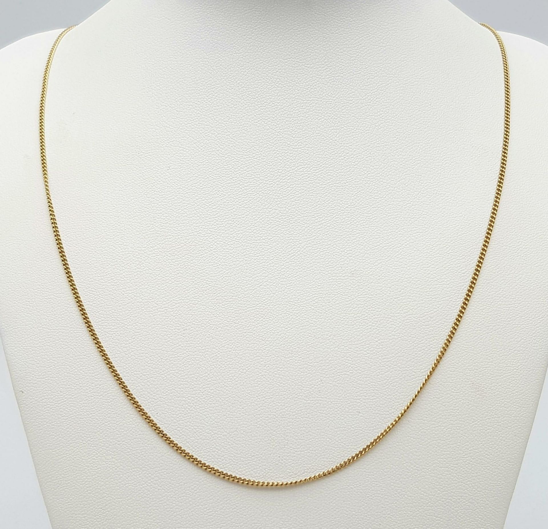 A 9K Yellow Gold Small Curb Link Necklace. 50cm length. 3.66g weight. - Image 3 of 4