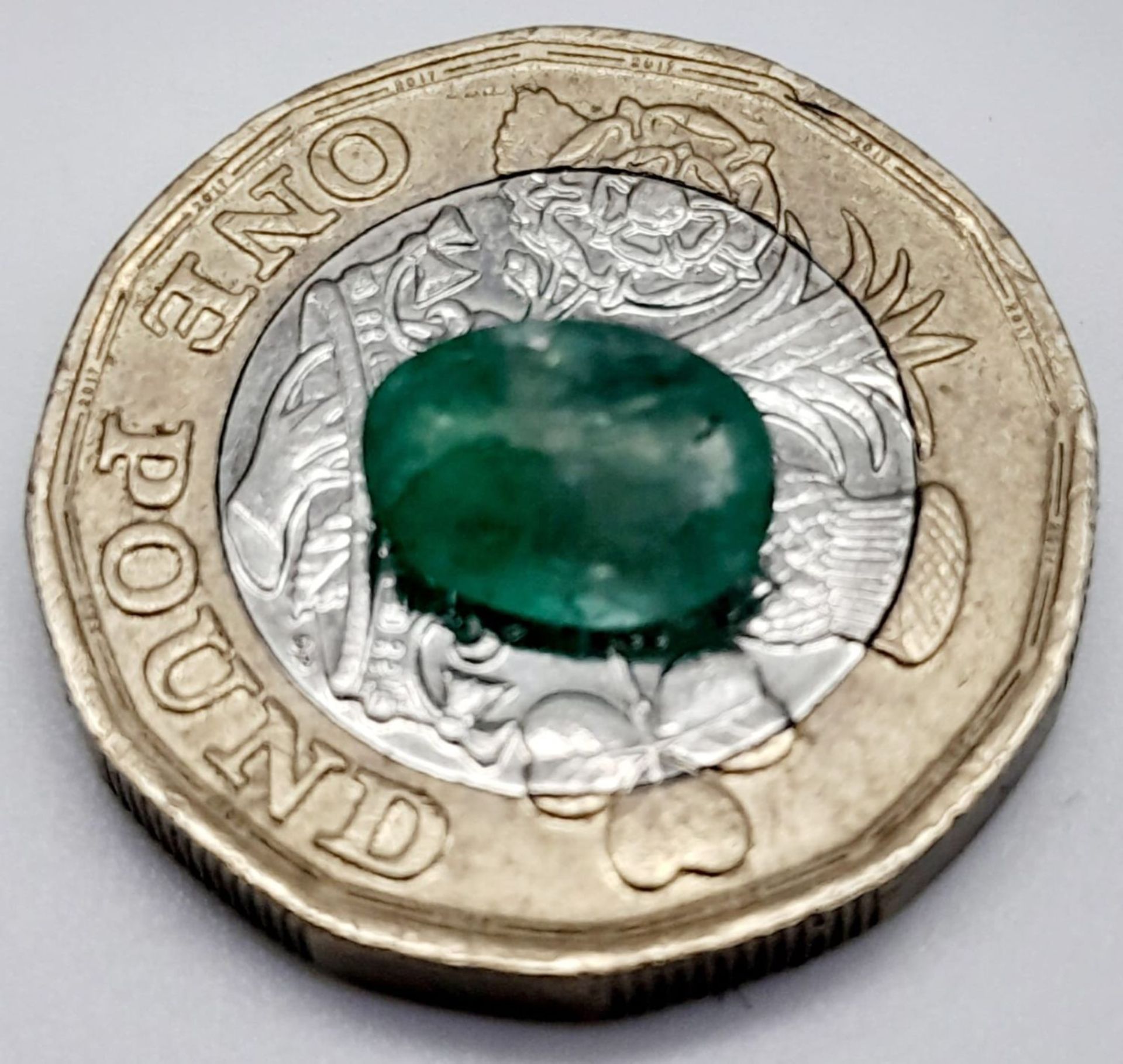 A 1.49ct Zambian Natural Emerald, in the Oval Shape. Comes with the CGI Certificate. ref: ZK 124 - Bild 4 aus 5