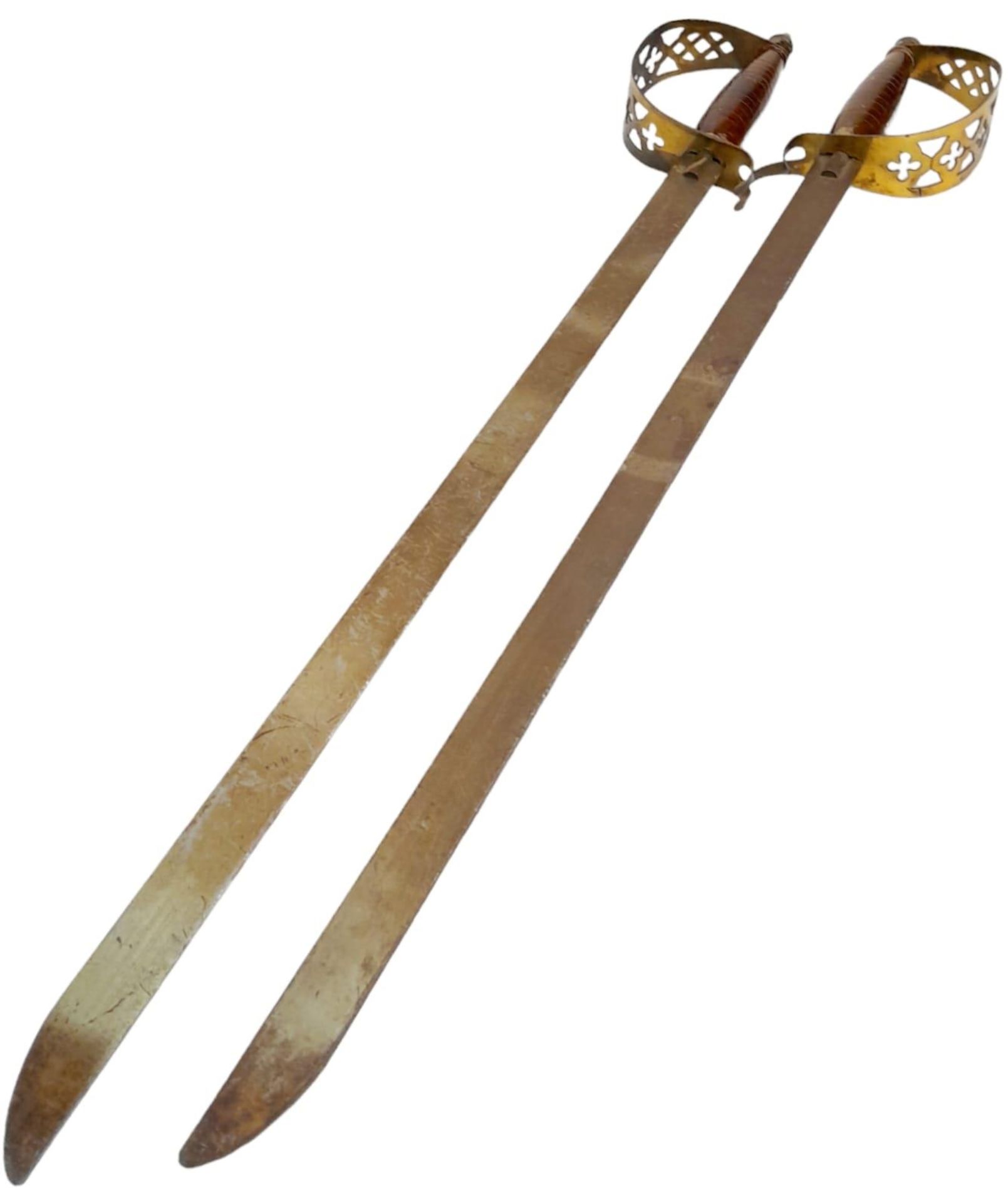 A Pair of Decorative Repro Dress Swords. 75cm - Bild 2 aus 6