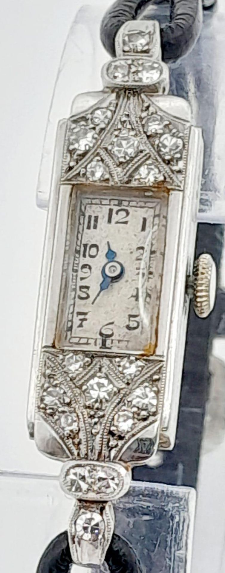 An Art Deco Platinum and Diamond Ladies Mechanical Watch. Rectangular case - 14mm. In working - Image 4 of 7