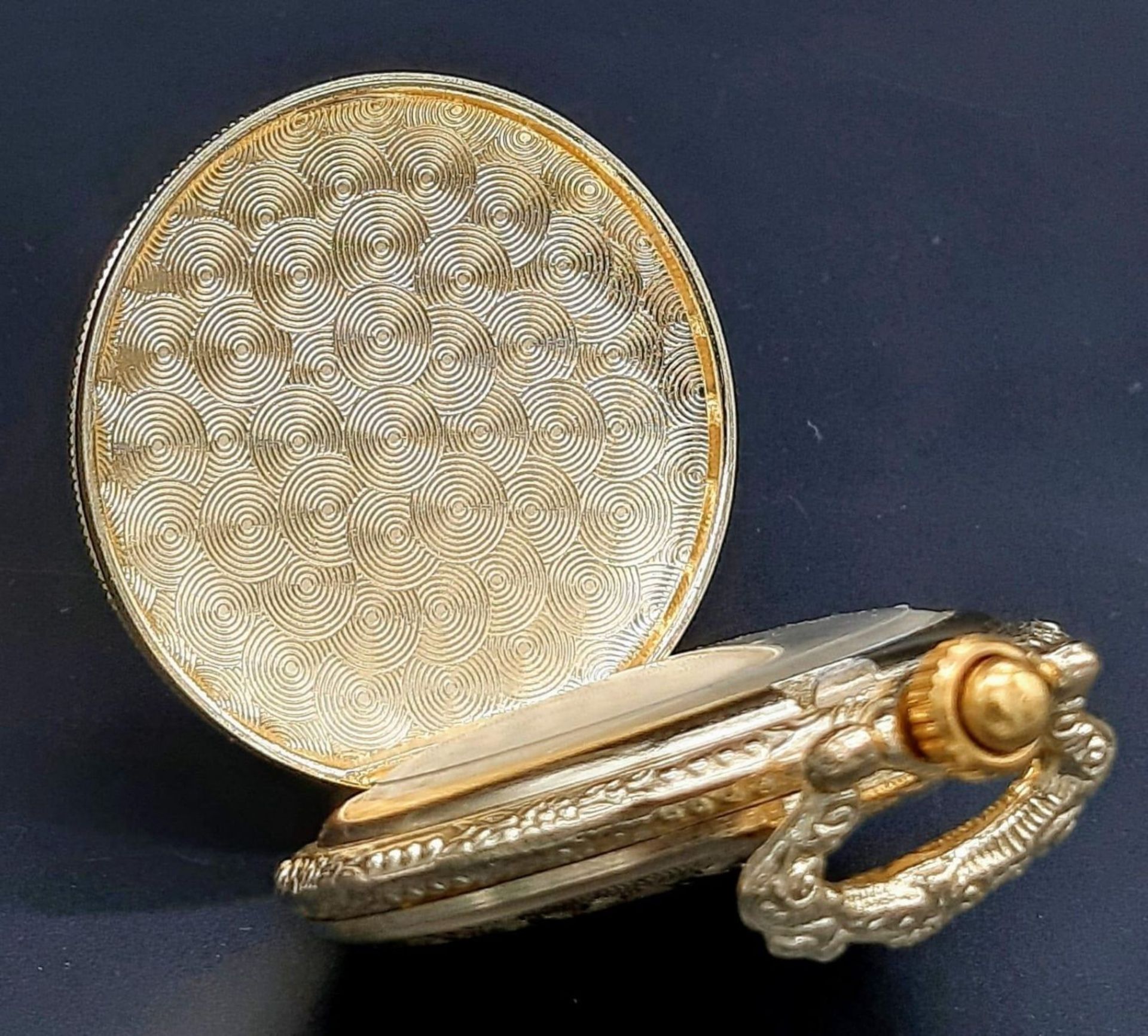 An Unused Ladies Gold Tone Enameled Bird Decoration Pocket Watch. New Battery Fitted March 2024. - Bild 13 aus 20