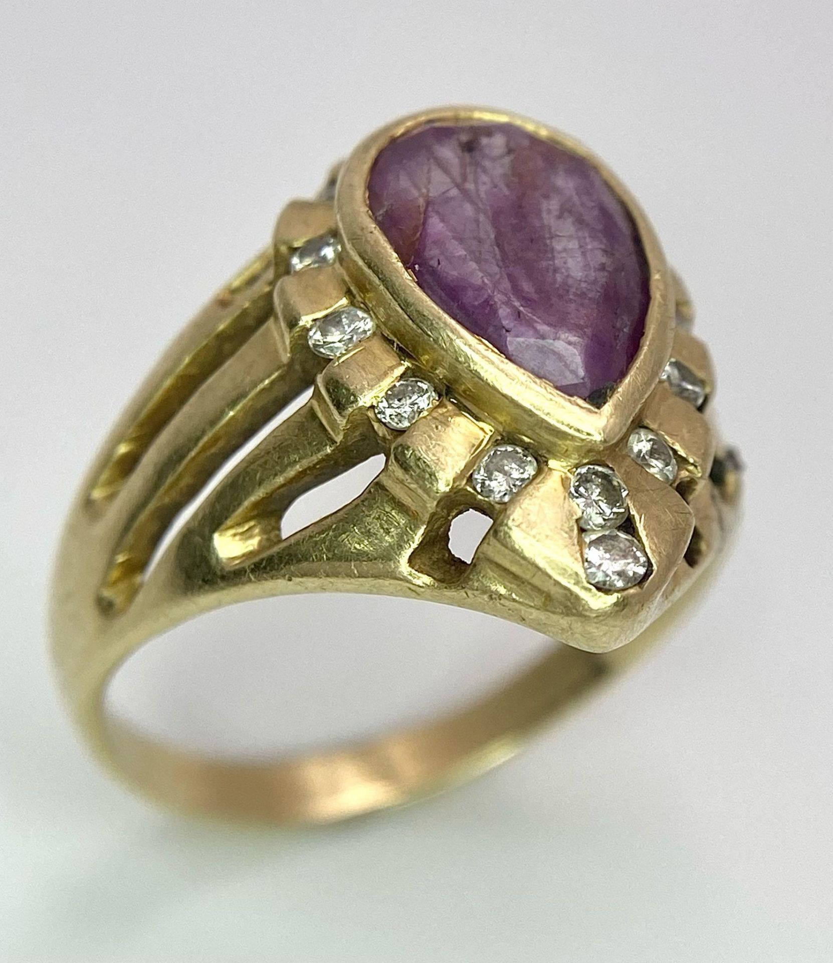 A Vintage 14K Yellow Gold Amethyst and Diamond Ring. Teardrop central amethyst with a diamond - Bild 4 aus 18