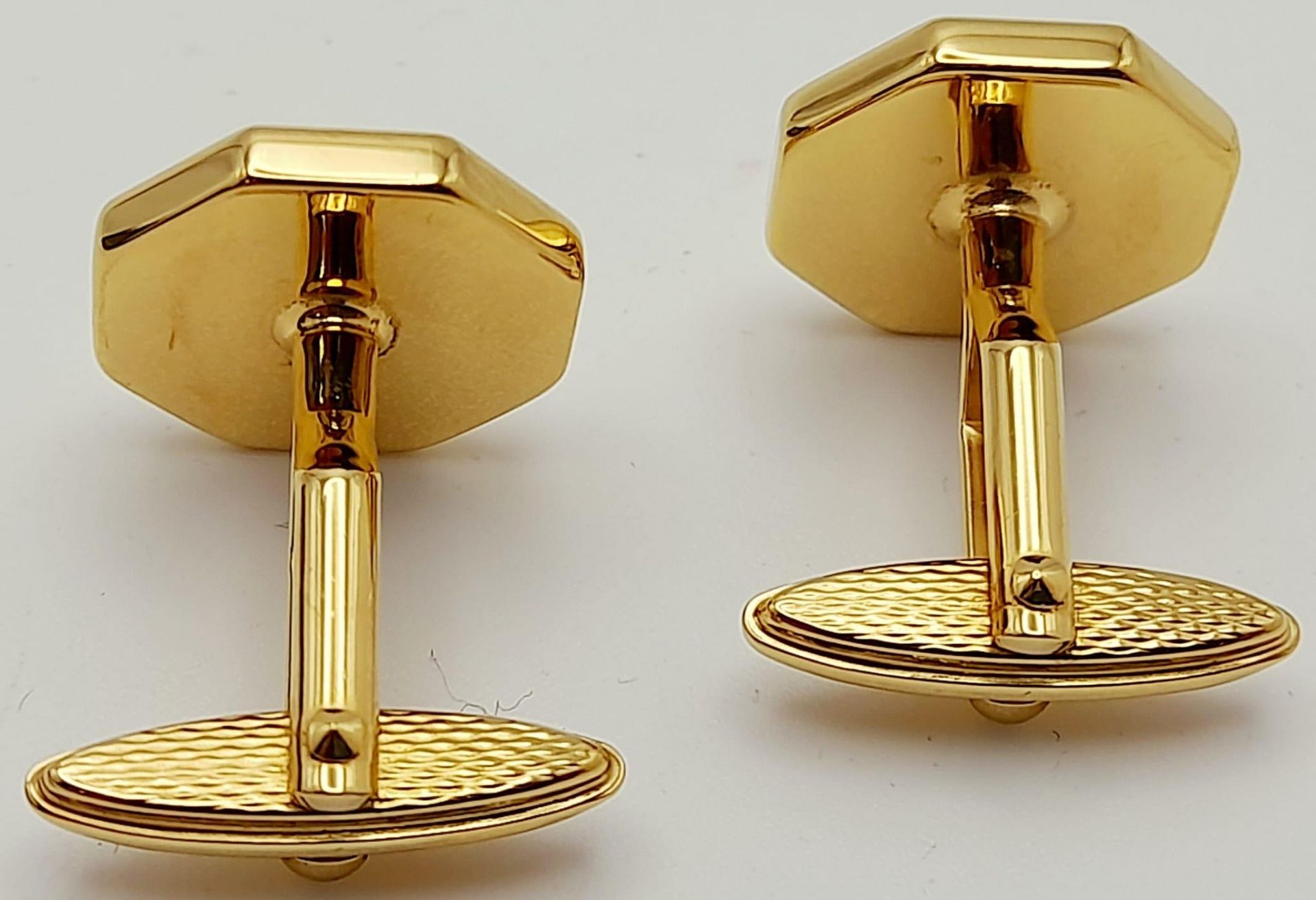 Pair of Yellow Gold Gilt Hexagon Shape Cufflinks by Dunhill. 1.5cm Wide. Complete with their - Bild 5 aus 11