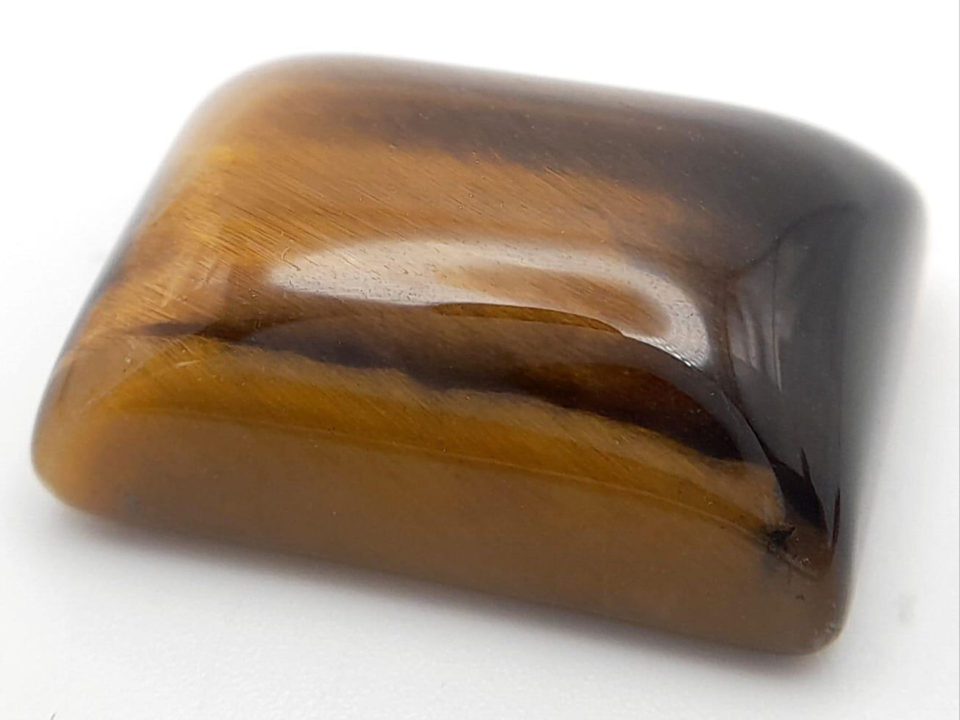 A 29.70ct Natural Tiger Eye Gemstone, in the Square Cabochon shape. Comes with the GLI - Bild 3 aus 7