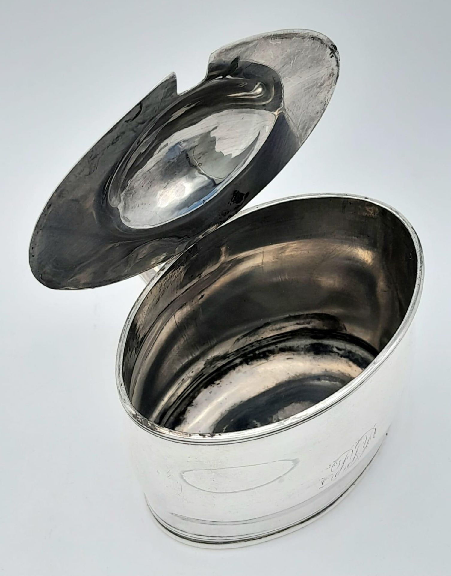 An antique Georgian sterling silver condiment pot with full Sheffield hallmarks, 1805. Wide: 8. - Bild 8 aus 14