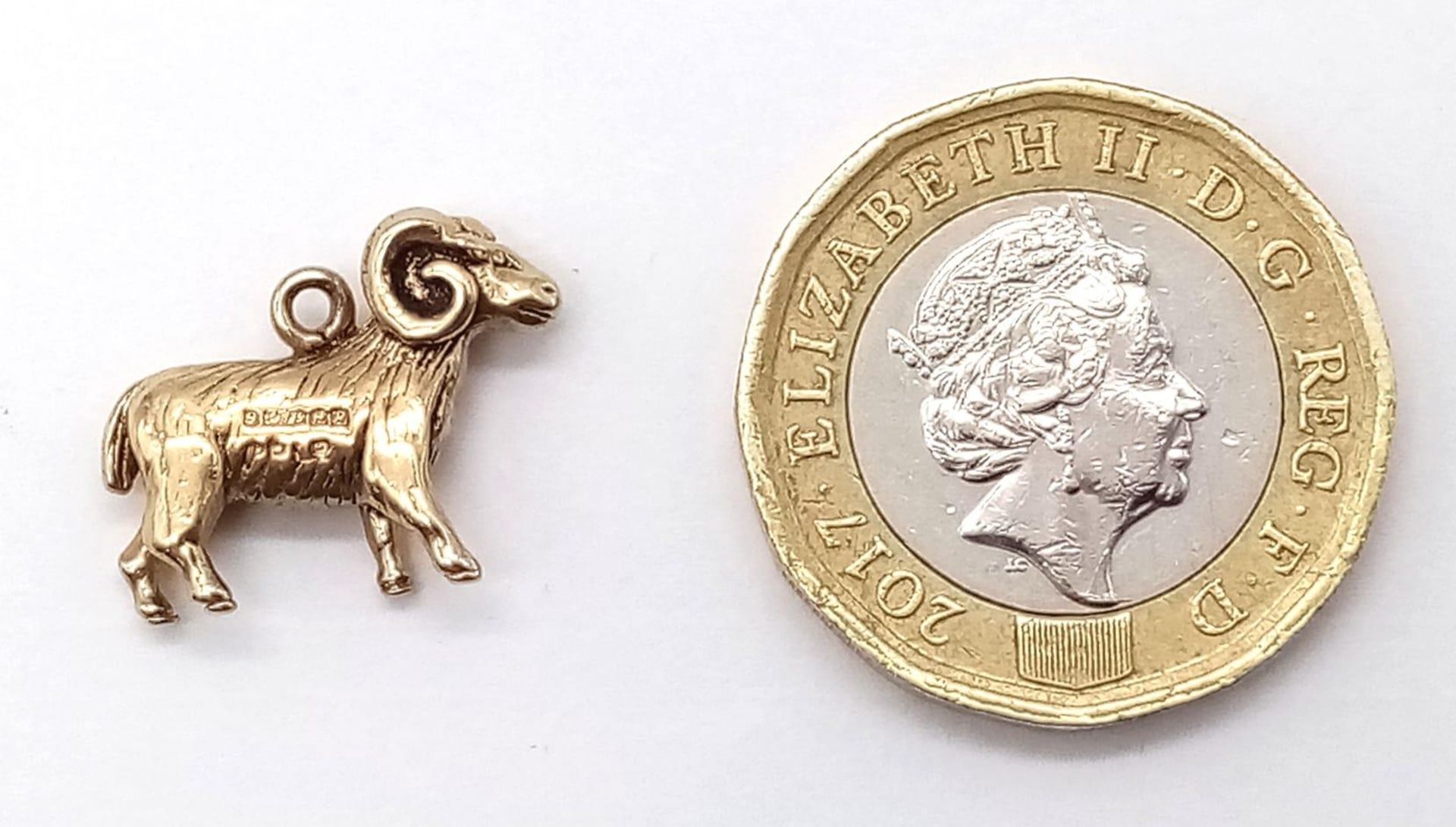 A 9K Yellow Gold Ram Pendant/Charm. 20mm. 3g - Image 3 of 4