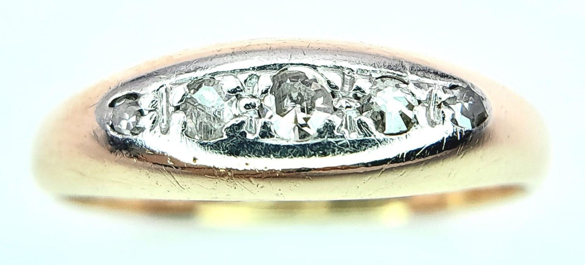 An 18K Yellow Gold and Platinum Vintage Diamond Ring. Size G, 1.5 total weight. Ref: 8452 - Image 4 of 9