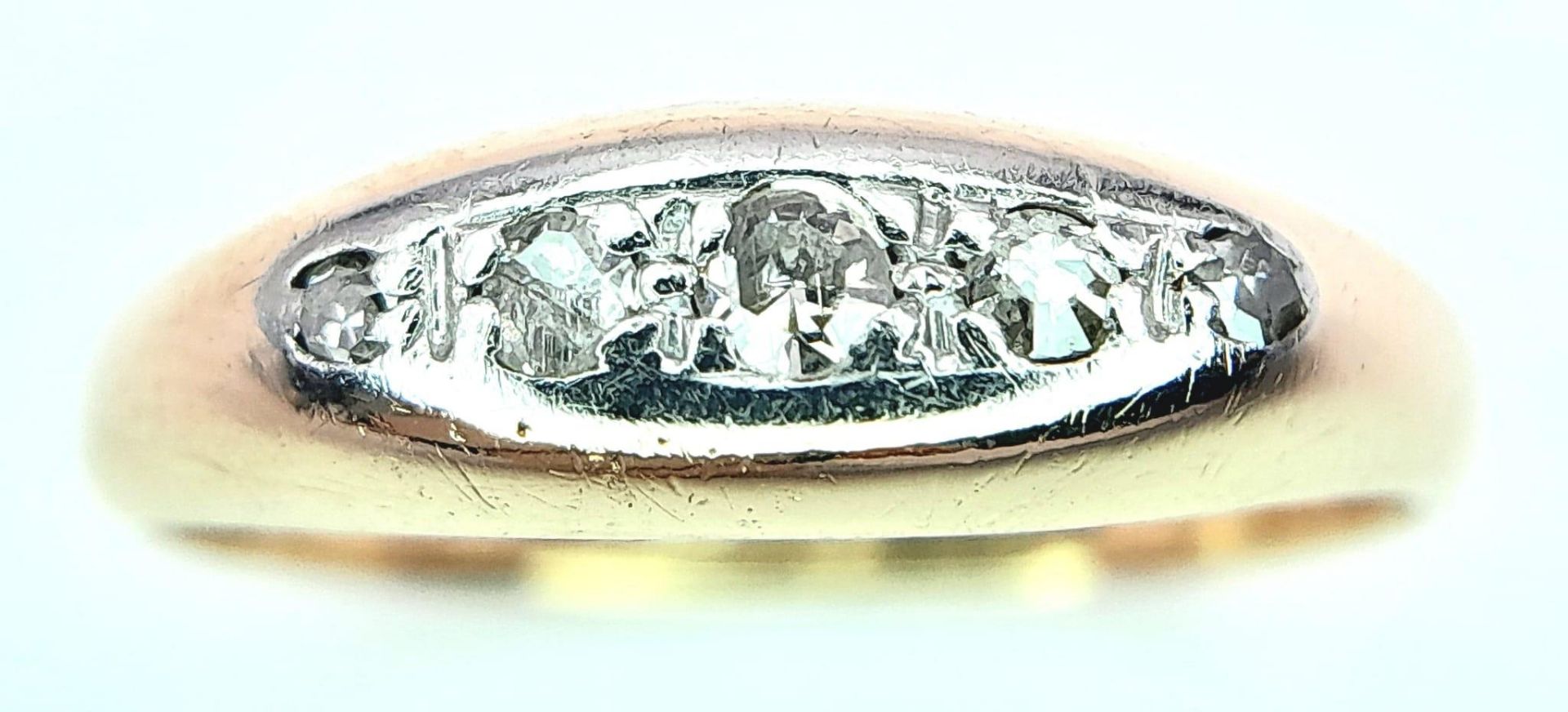 An 18K Yellow Gold and Platinum Vintage Diamond Ring. Size G, 1.5 total weight. Ref: 8452 - Bild 4 aus 9