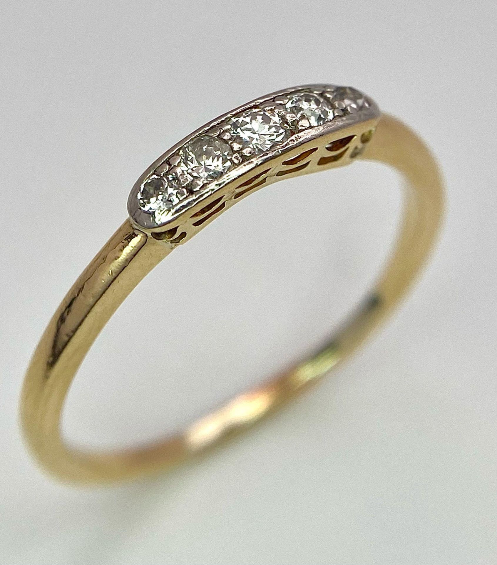 An 18K Yellow Gold and Platinum Vintage 5 Stone Diamond Ring. Size R, 2.2g total weight. Ref: 8502 - Image 5 of 9