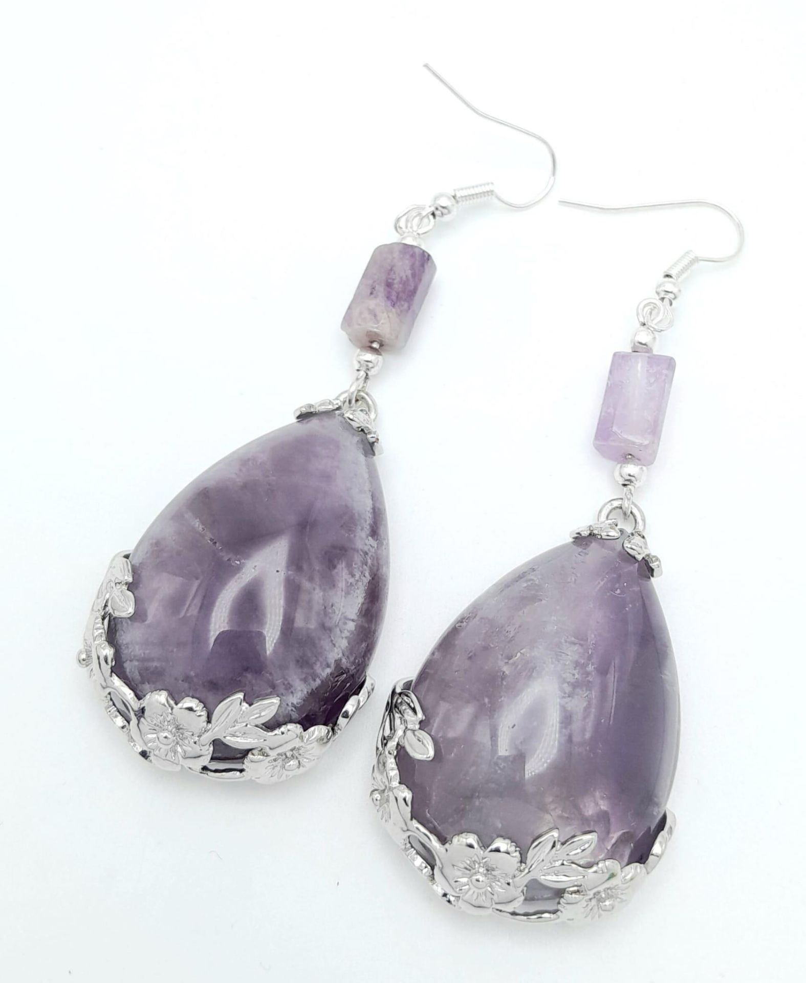 An original Brazilian AMETHYST necklace and earrings set, with round and cylindrical alternating - Image 6 of 12