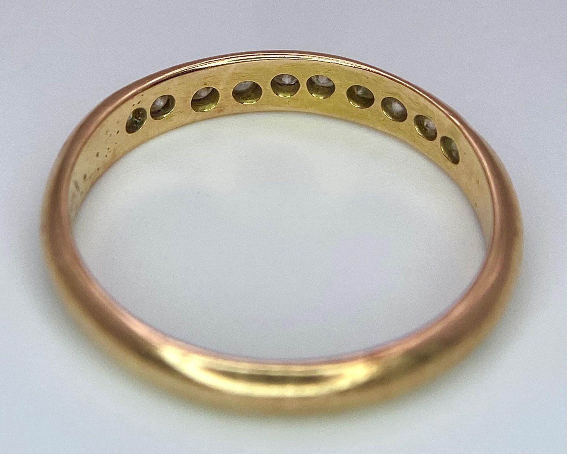 A 14k Yellow Gold Diamond Half Eternity Ring. Size N. 2.1g total weight. - Bild 5 aus 6