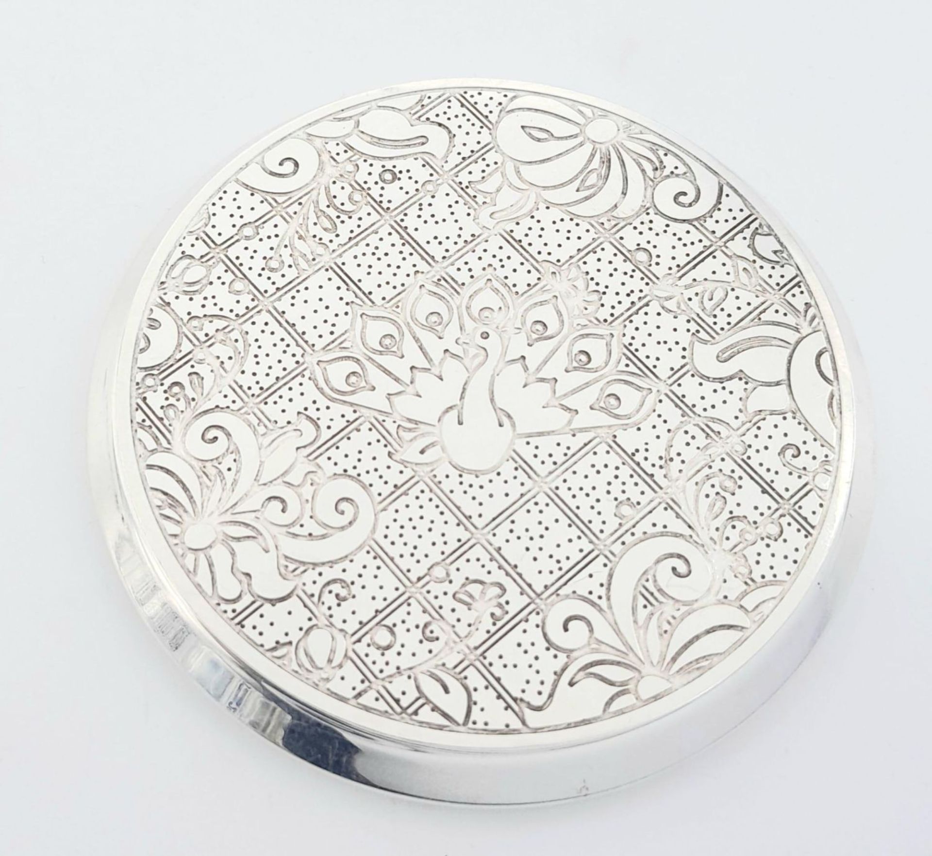 A white metal (untested) CRISTOFLE ladies mirror, diameter: 70 mm, weight: 138 g. - Bild 5 aus 6