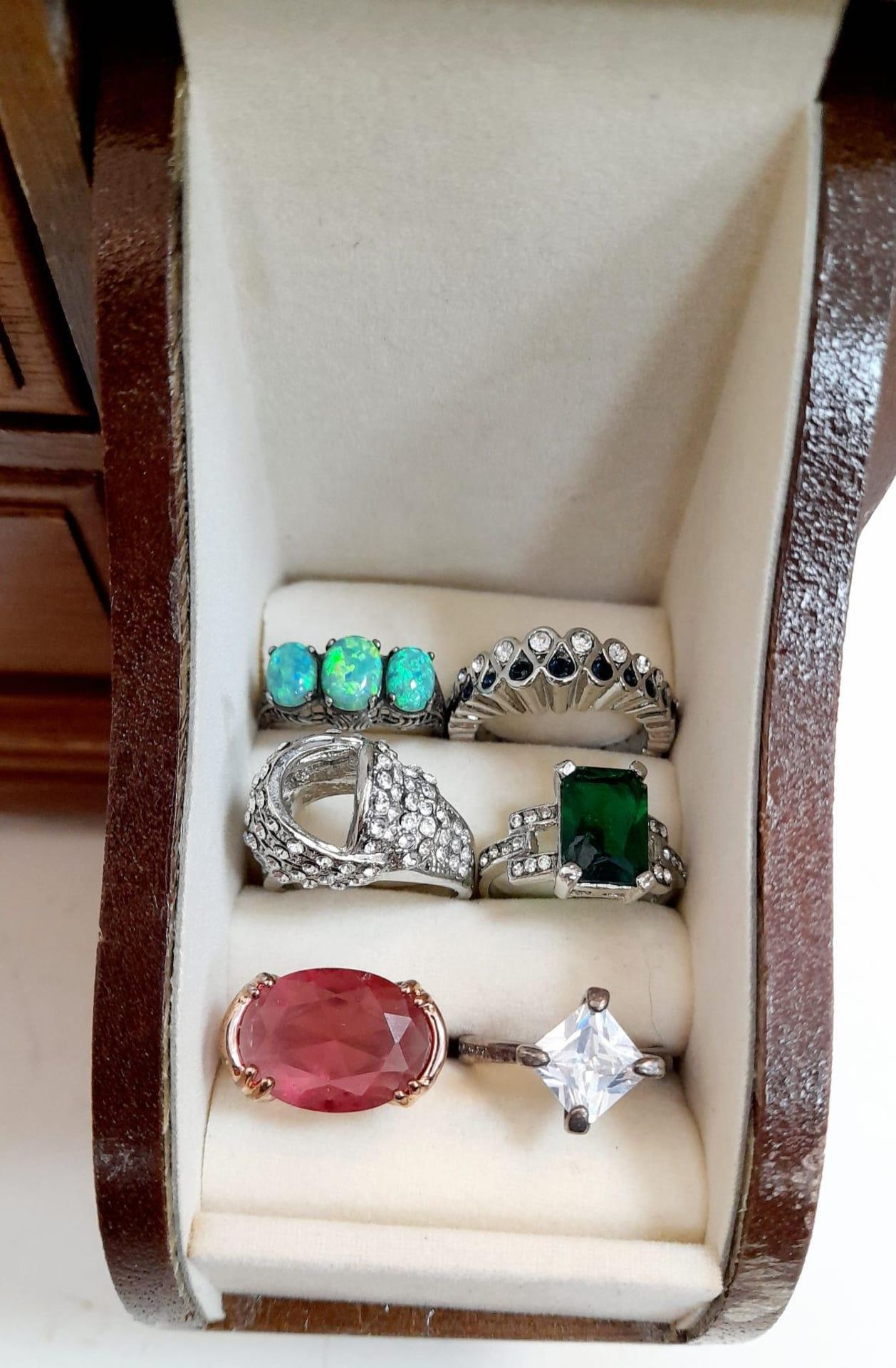 A mini jewellery box with a selection of precious and semiprecious stone sets including lapis - Bild 6 aus 7