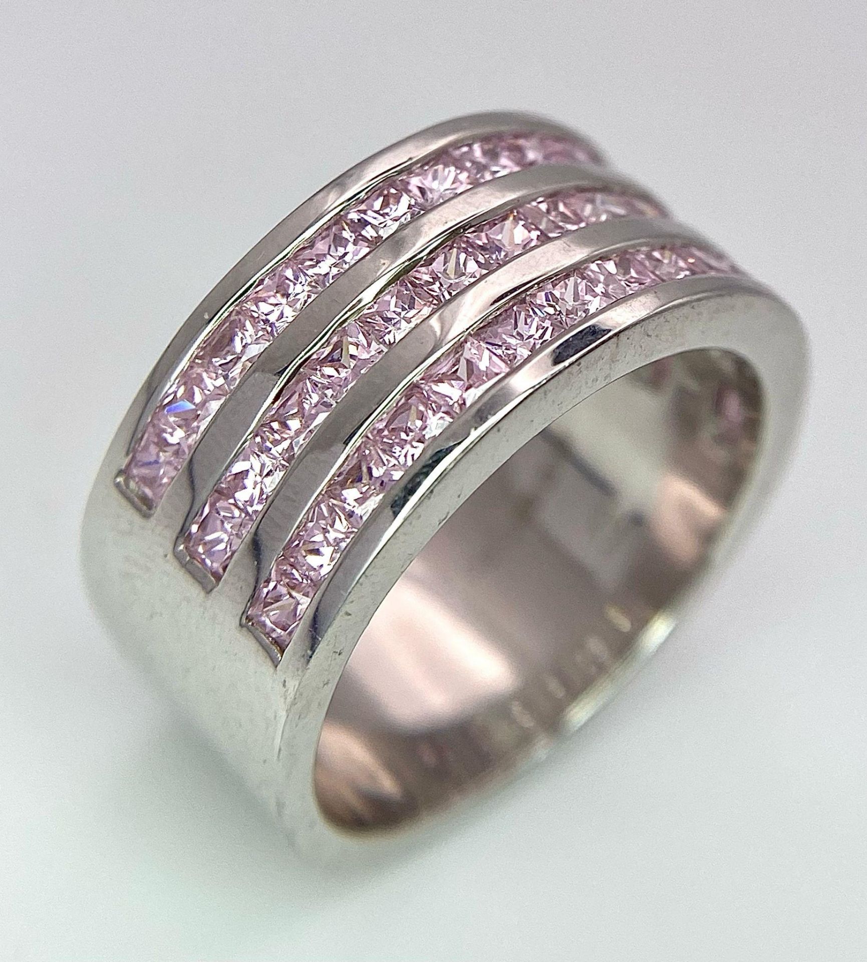 A Sterling Silver Pink Stone Set 3 Row Ring. Size Q, 9.5g total weight. Ref: 8325 - Bild 4 aus 11