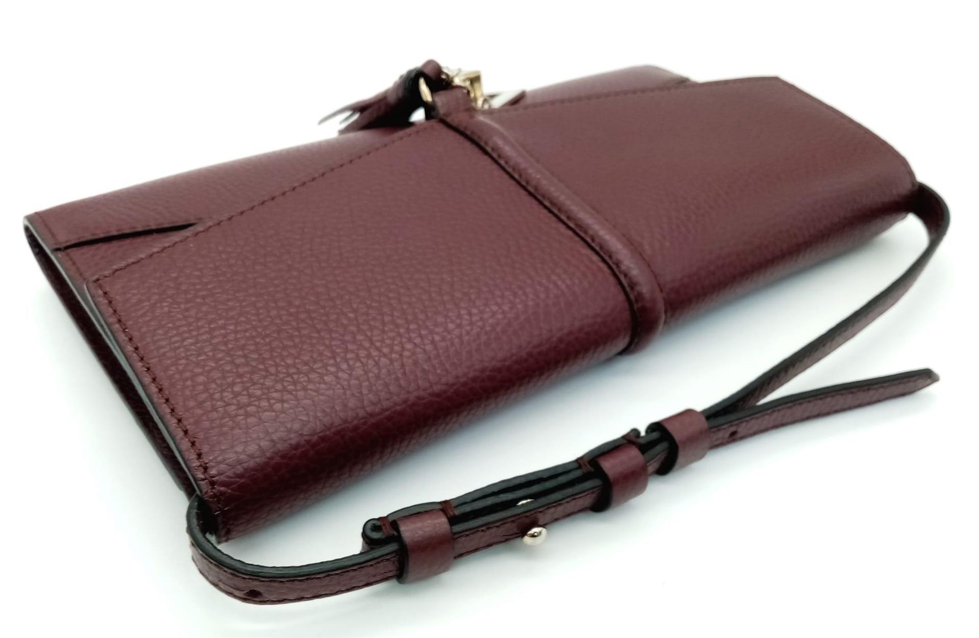 A Lance Burgundy Leather Hand/Shoulder Flap Bag. Textured leather exterior. Soft red textile - Image 4 of 16