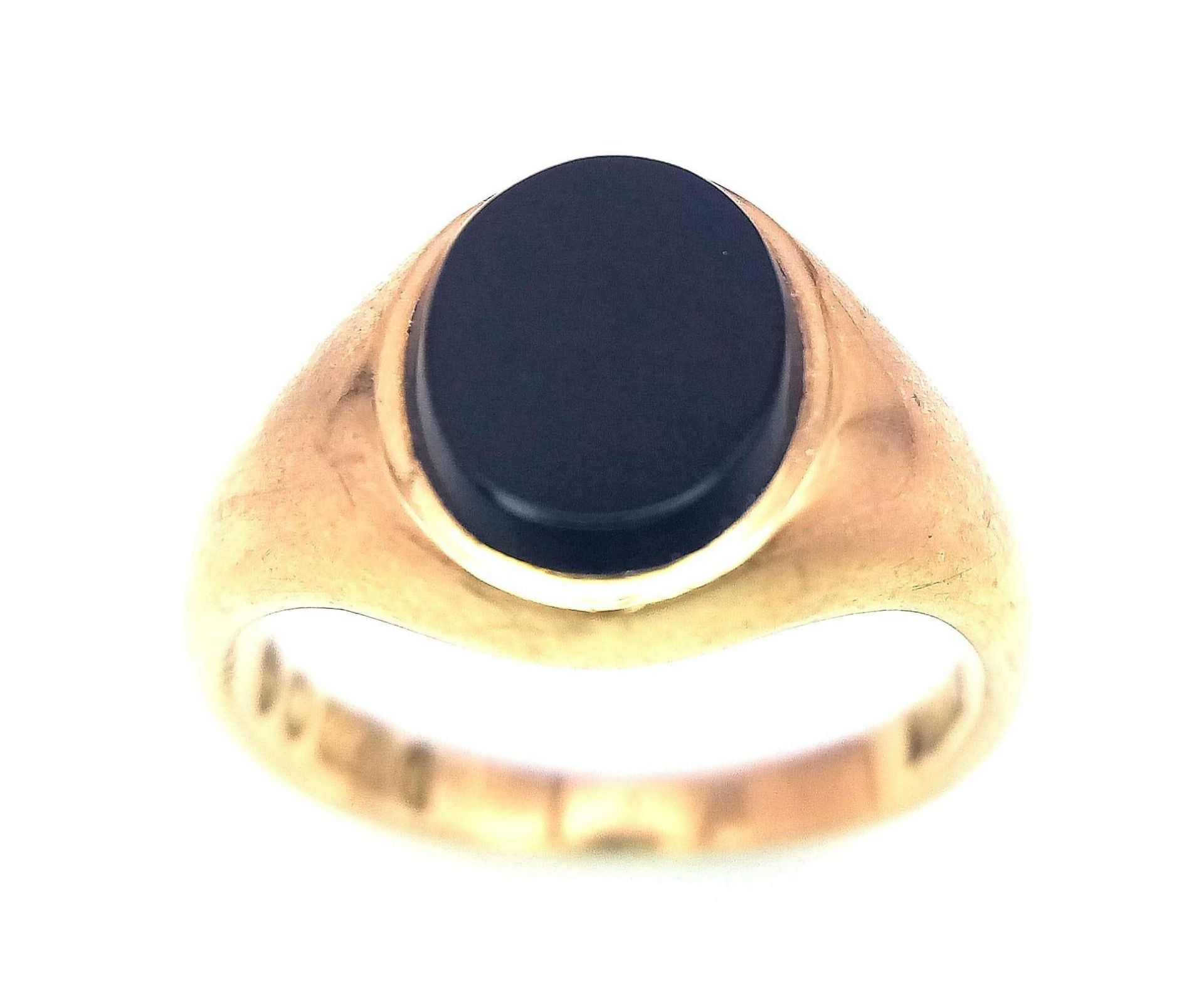 A 9K GOLD RING WITH OVAL BLACK ONYX STONE . 3.6gms size L - Image 4 of 12