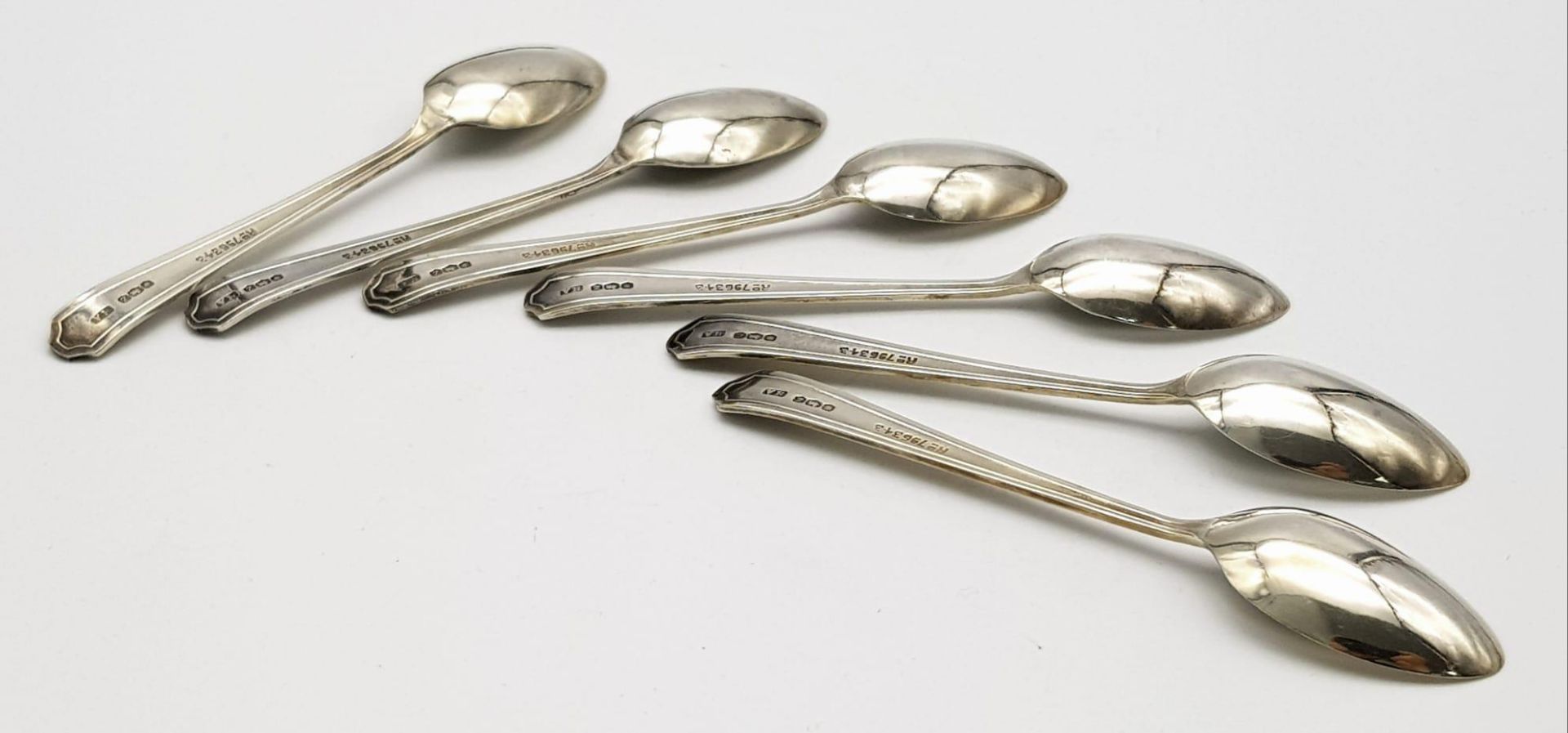 A collection of 6 vintage sterling silver teaspoons. Full Sheffield hallmarks, 1942. Total weight - Image 7 of 11