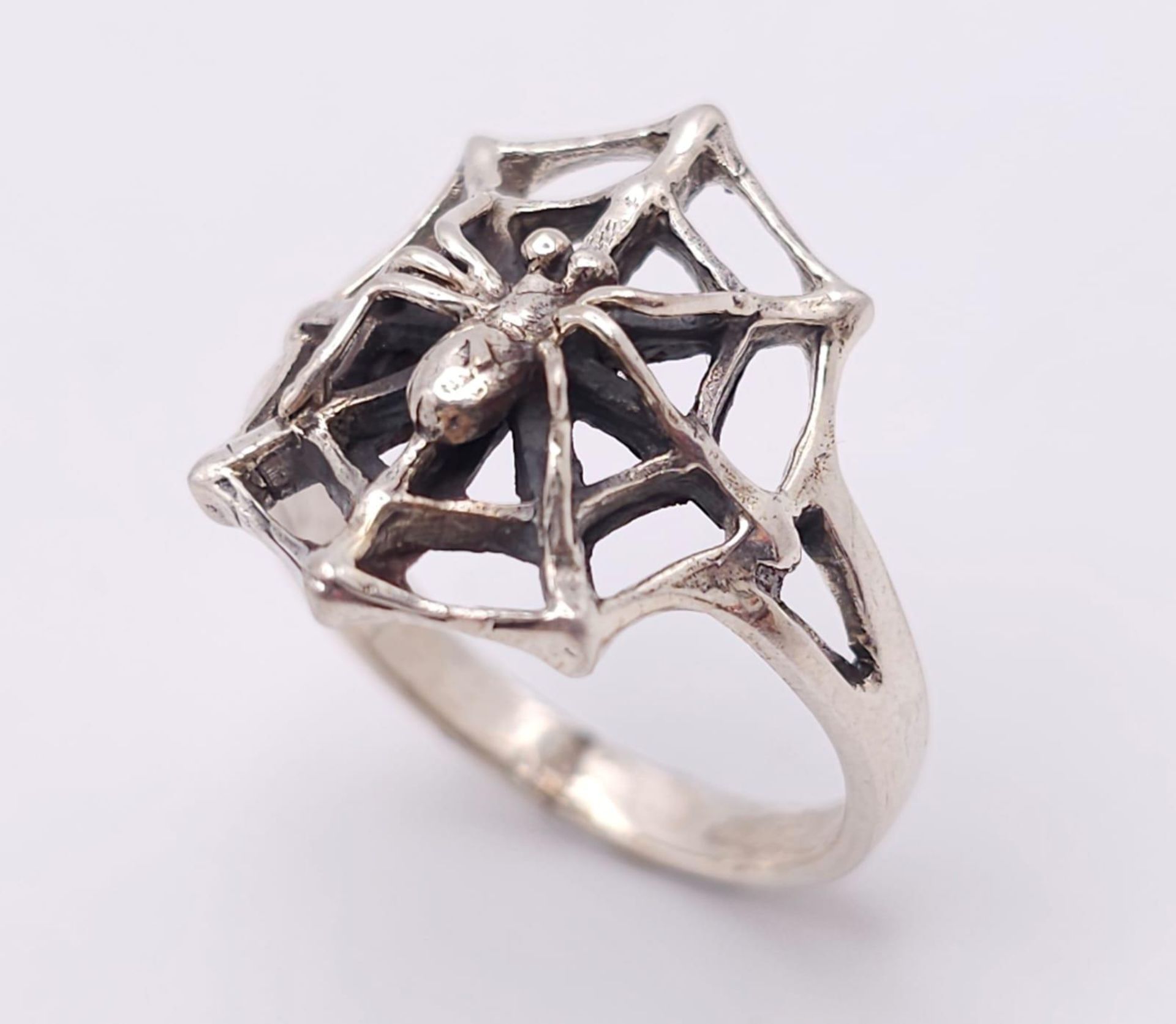 A Unique Vintage Sterling Silver Spider and Spider Web Ring Size Q. The Crown Measures 2cm Long - Image 2 of 10