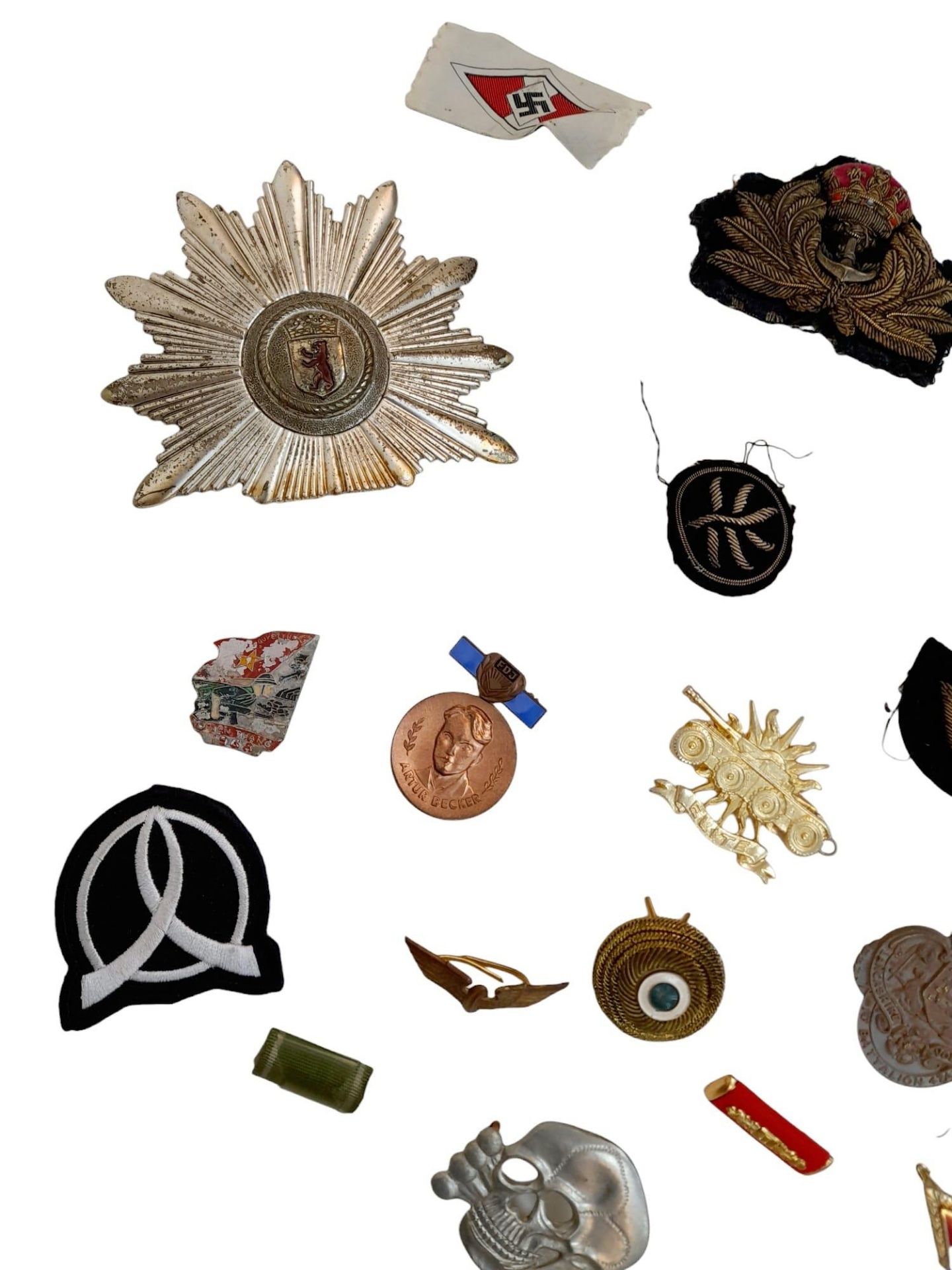 Bag of 30 Miscellaneous Military Badges, Patches etc. - Bild 2 aus 7