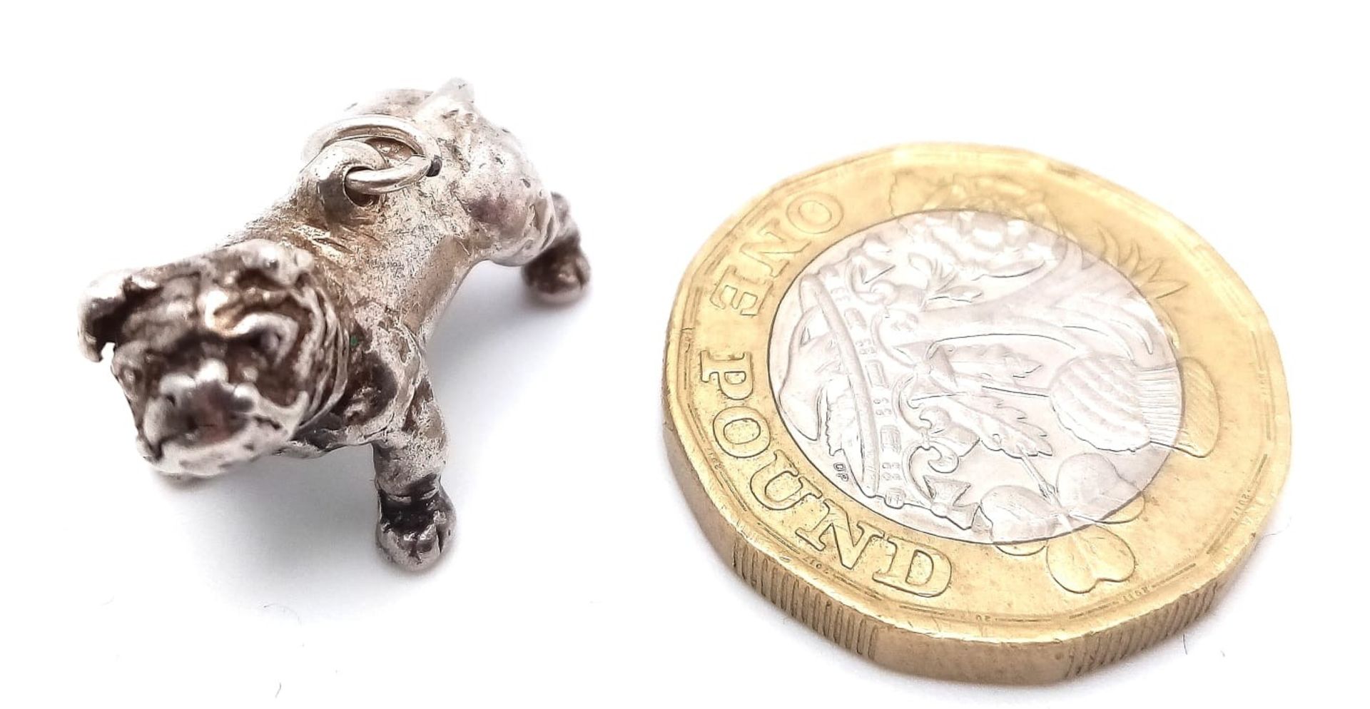 A Sterling Silver British Bulldog Charm. 2.3cm x 1.5cm, 5.1g weight. Ref: SC 7091 - Bild 3 aus 3