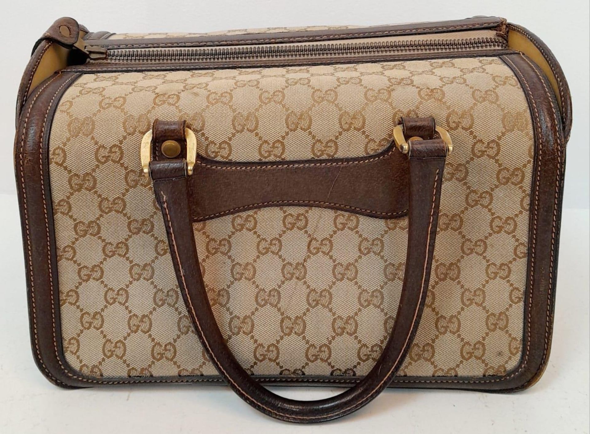 A Gucci Monogram Hard Train Vanity Case. Textile exterior with leather trim, two rolled leather - Bild 3 aus 7