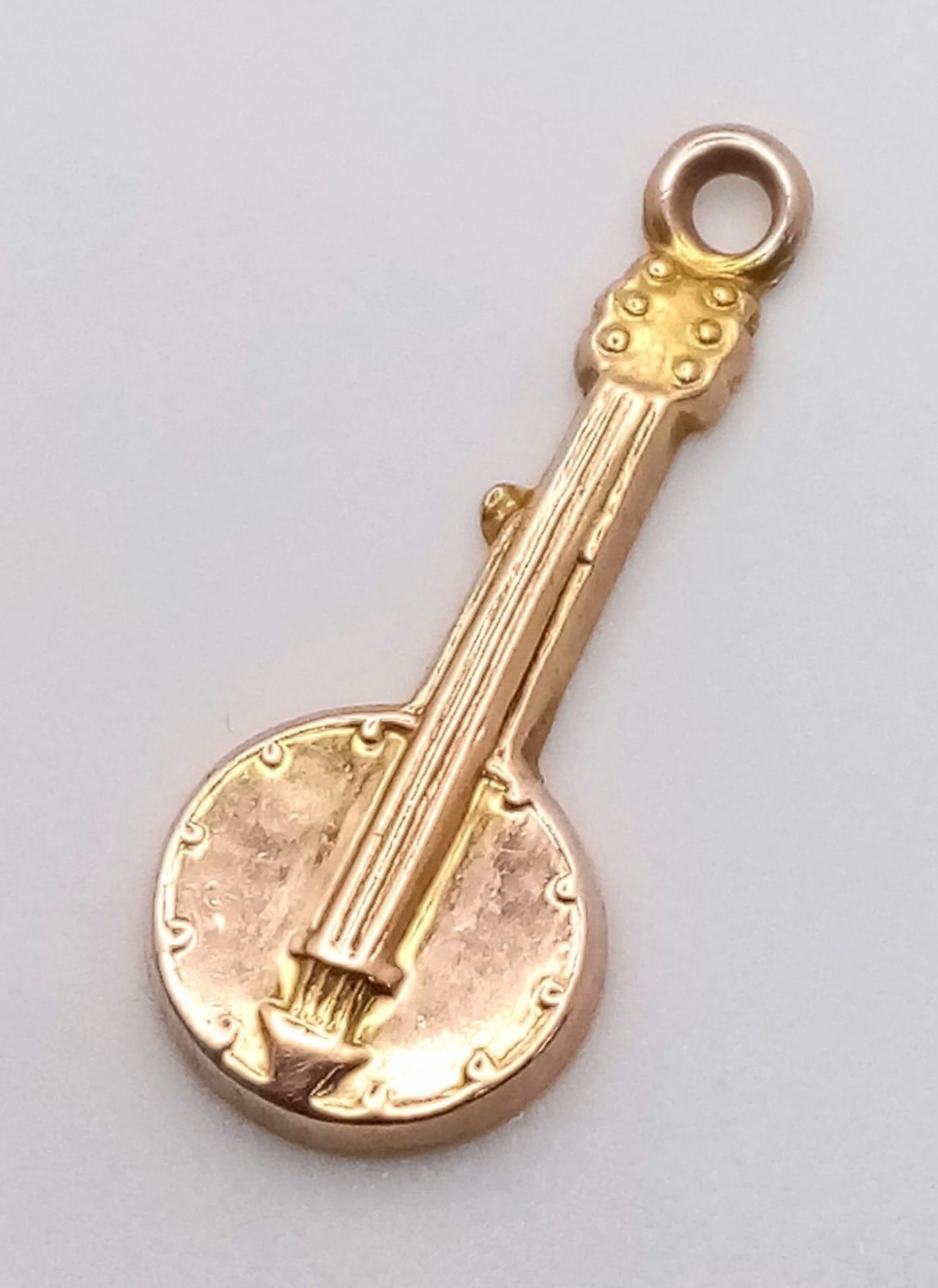 A 9K Yellow Gold Mandolin Pendant/Charm. 2cm. 0.33g