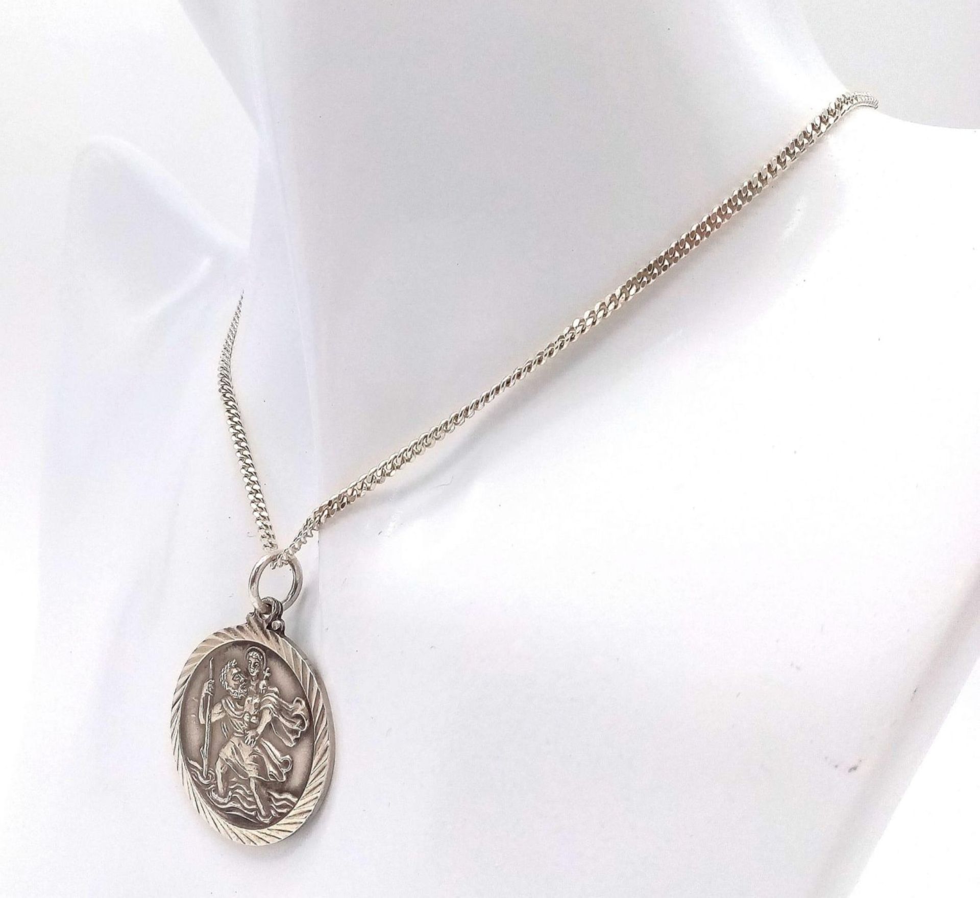 A Silver Georg Jensen St. Christopher Pendant Necklace. Stamped on Obverse Side. 2.6cm Diameter on a - Bild 7 aus 12