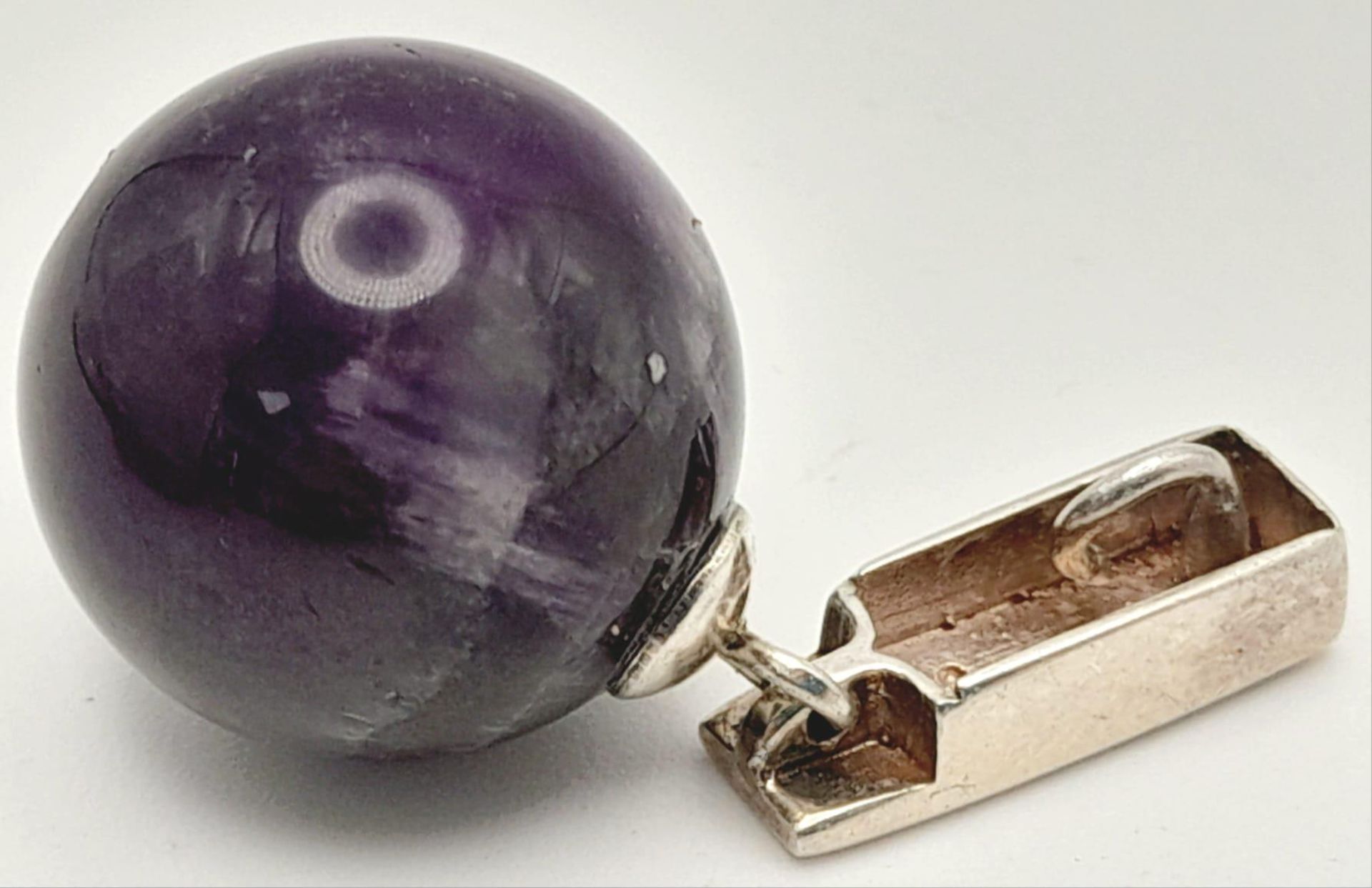 A Sterling Silver Purple Stone Set Ball Pendant. 3.2cm length, 6.9g total weight. REF: SC 7090 - Image 3 of 9