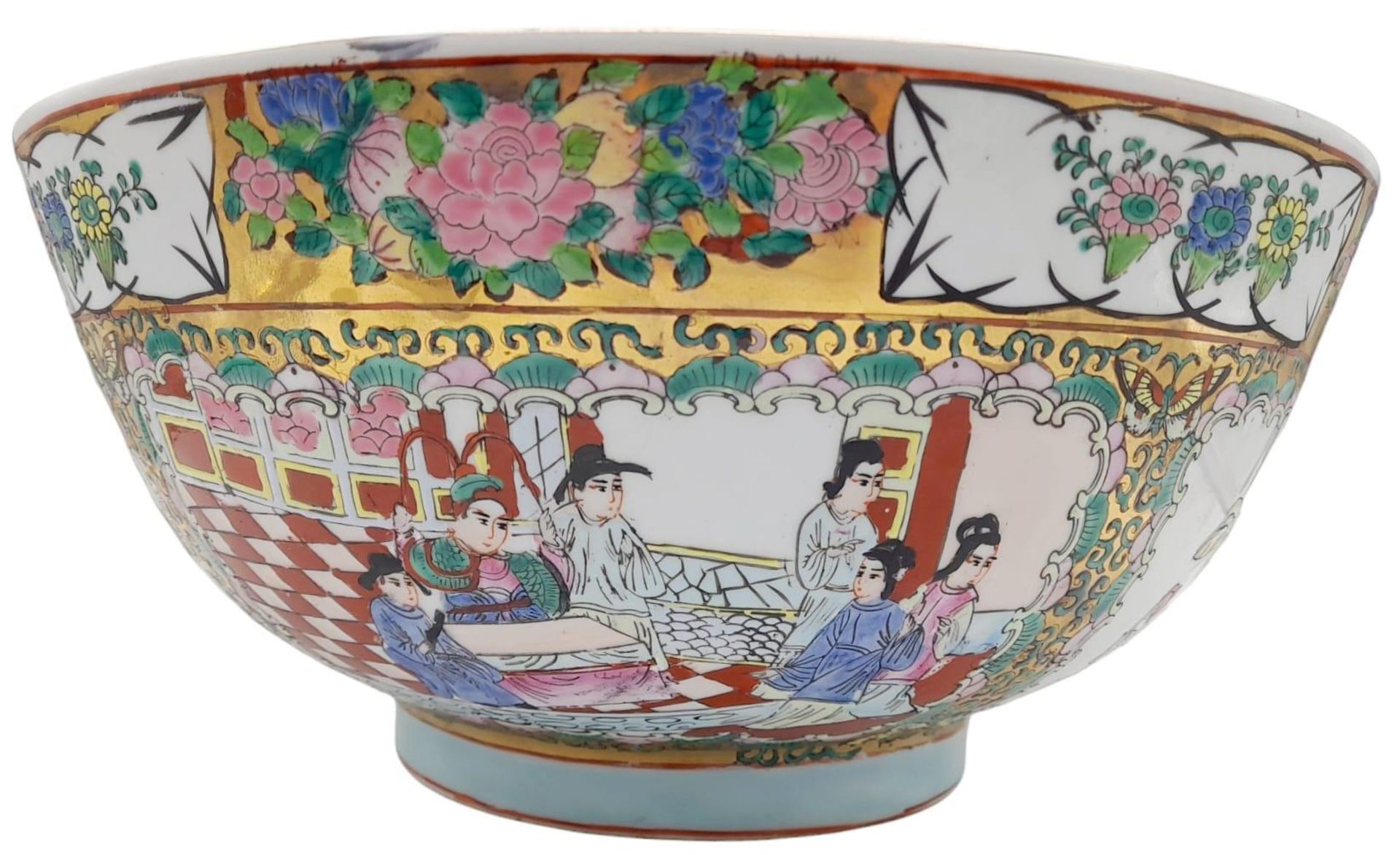 A Very Large Antique Chinese Famille Rose Bowl. Beautiful colours depicting court scenes amongst - Image 6 of 8