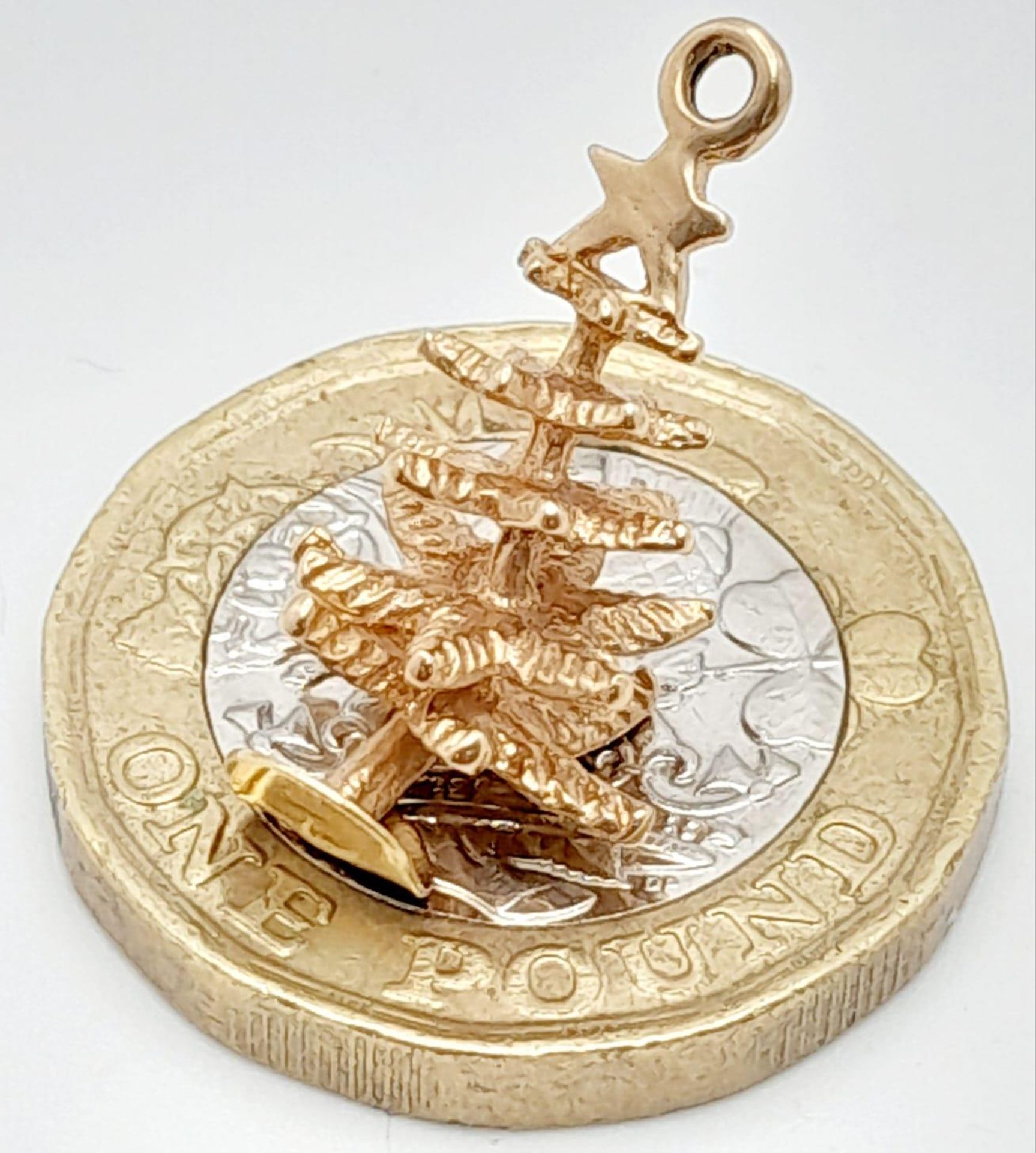 A 9K Yellow Gold Christmas Tree Pendant/Charm. 1.8g - Bild 5 aus 5