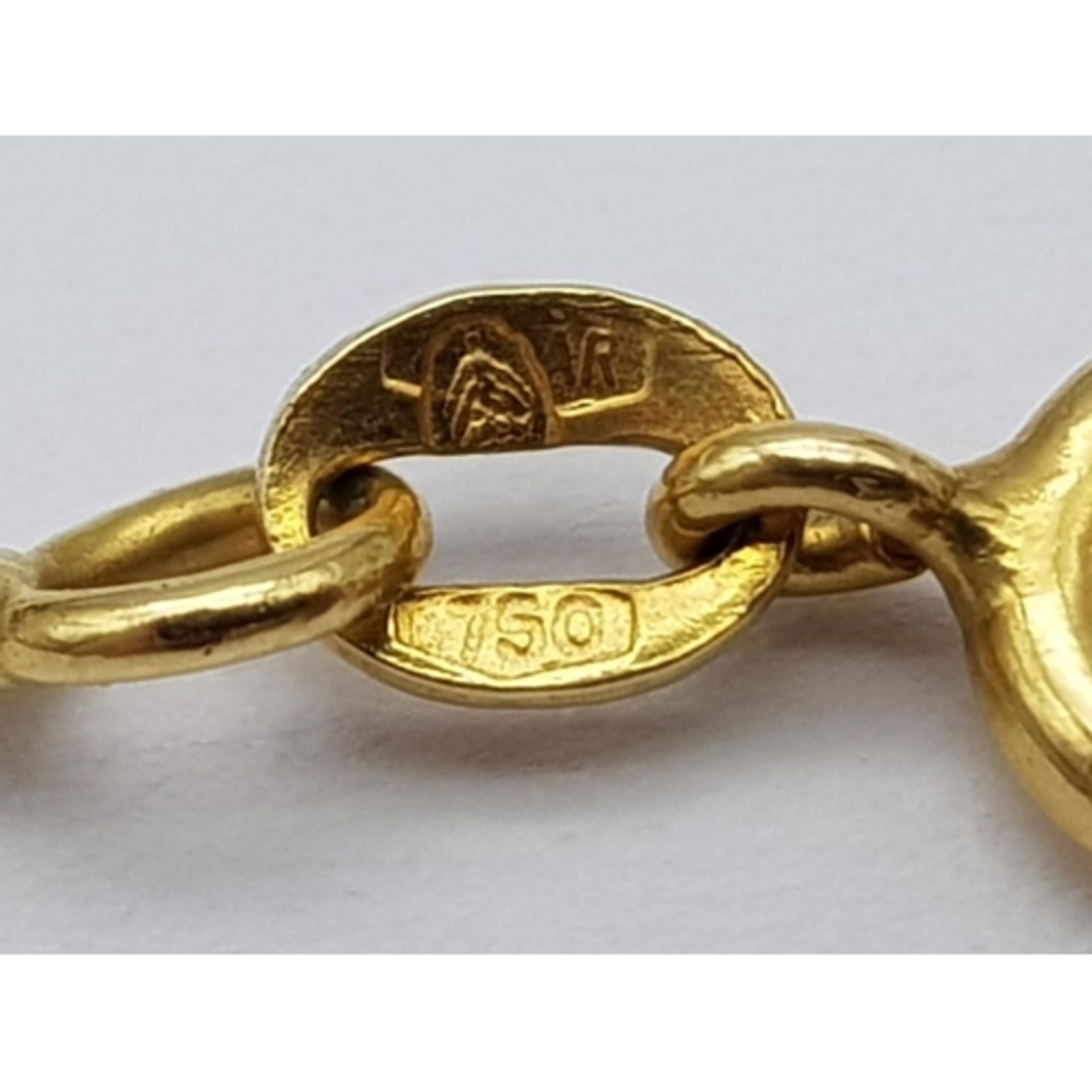 An 18K Yellow Gold Petite Square Link Necklace. 62cm. 5g - Bild 5 aus 5