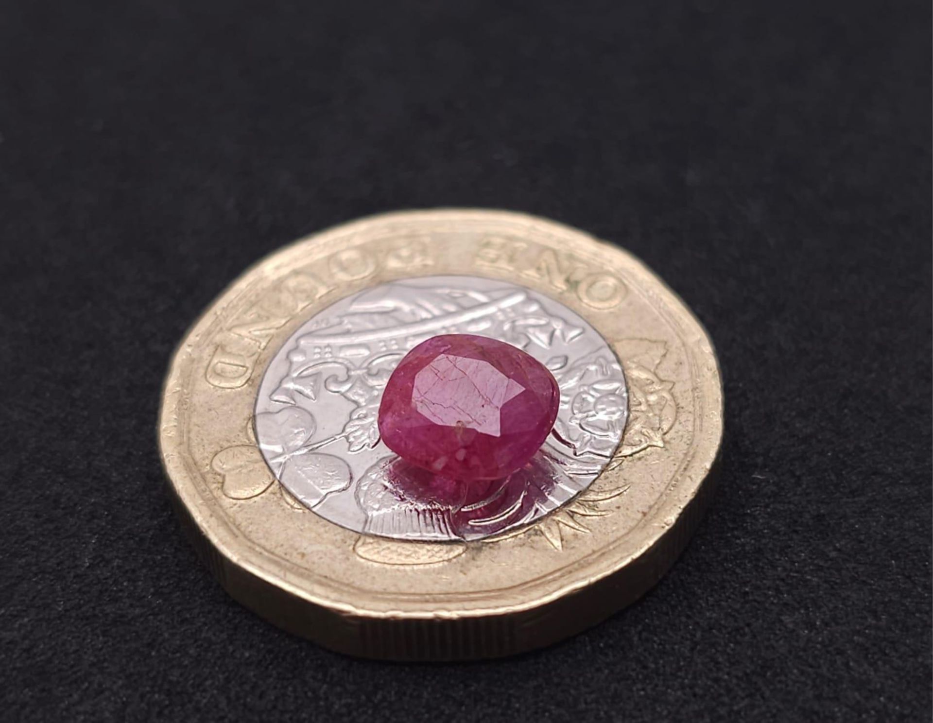 A 1.52ct Burma Untreated Ruby, in the Cushion Shape. Comes with the GFCO Swiss Certificate. ref: - Bild 5 aus 6