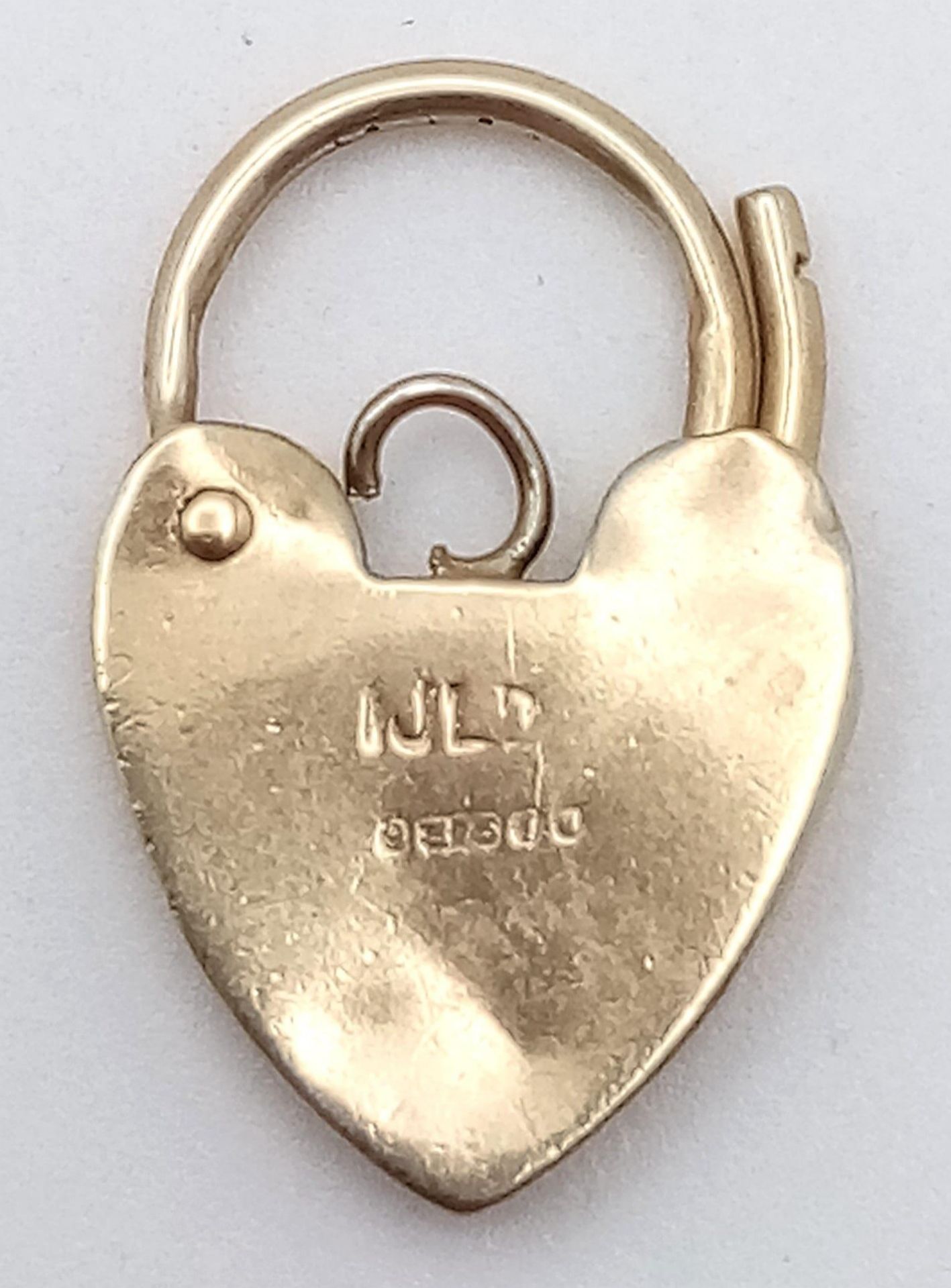 A 9K Yellow Gold Heart Clasp. 1.16g - Image 2 of 5