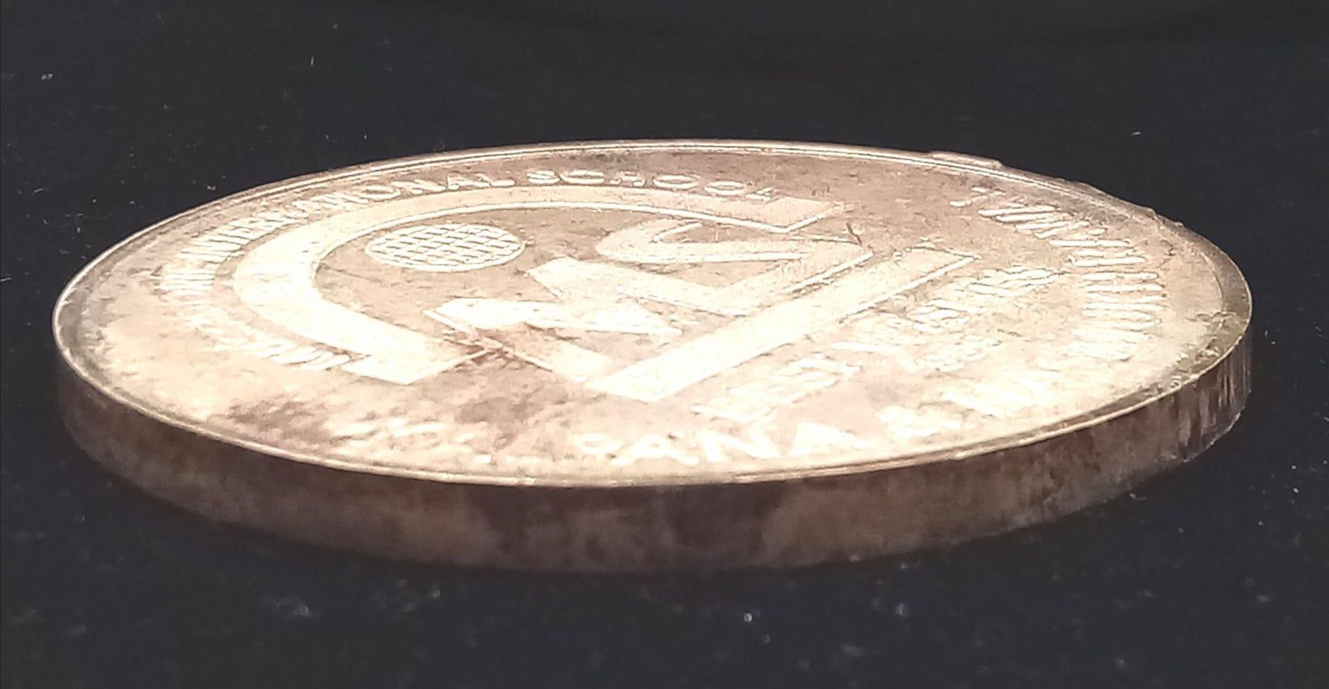 A vintage 999 fine silver Kalpana & Hasmukh Rawal medallion with religious icons at the back. - Bild 4 aus 4