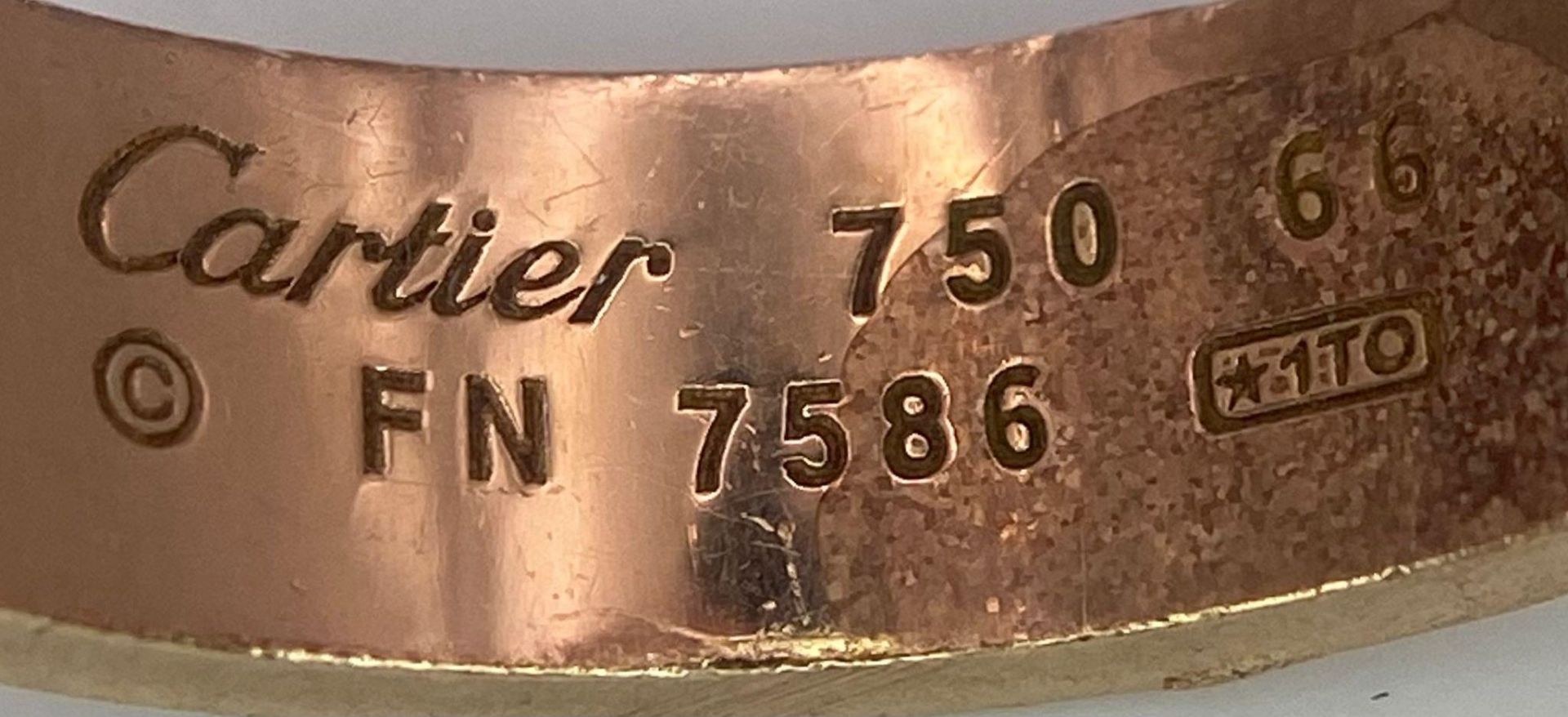 A Cartier 18K Rose Gold Love Band Gents Ring. 6mm width. Cartier hallmarks. Size W. 8.6g weight. - Bild 9 aus 9
